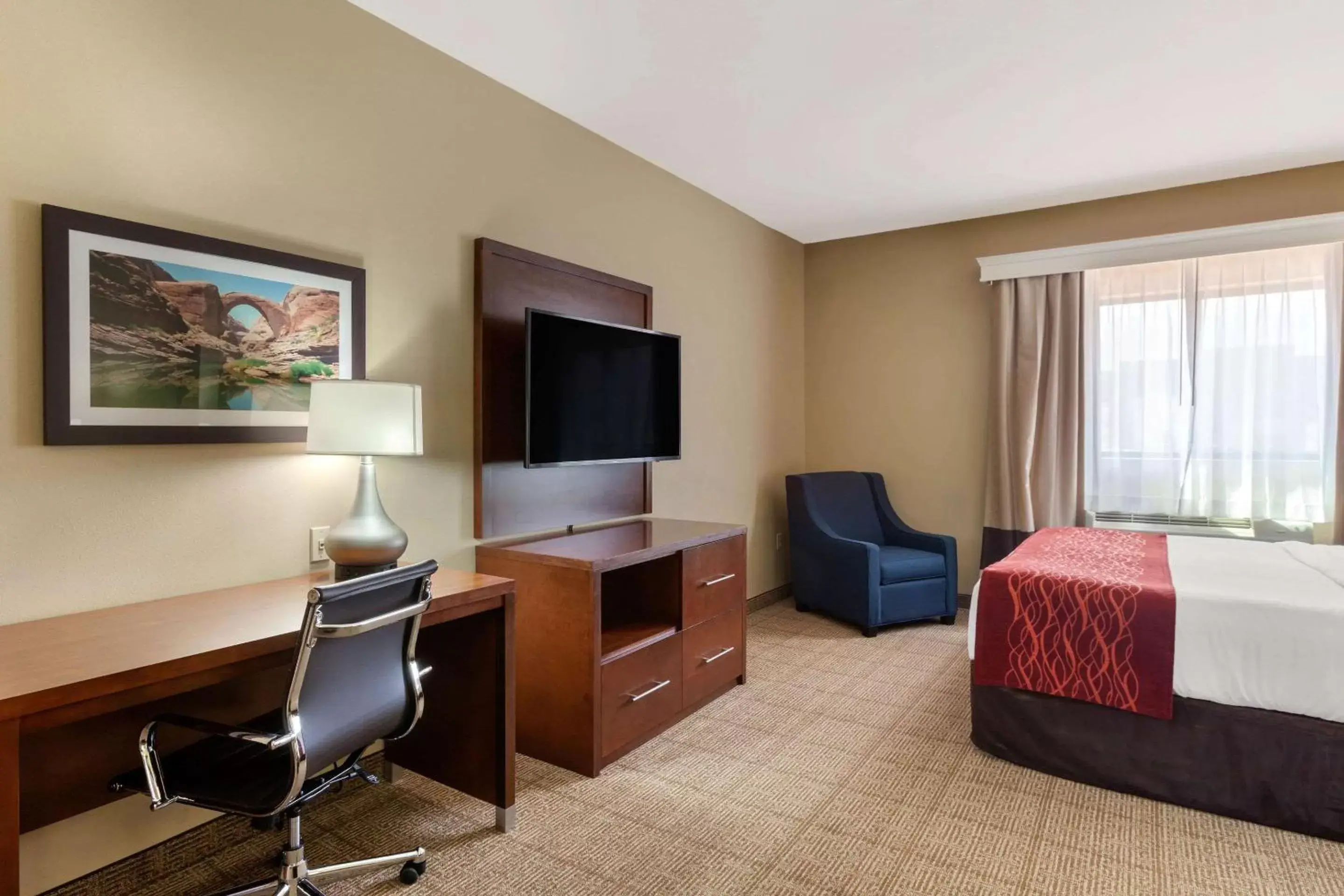 Photo of the whole room, TV/Entertainment Center in Comfort Inn & Suites Page at Lake Powell