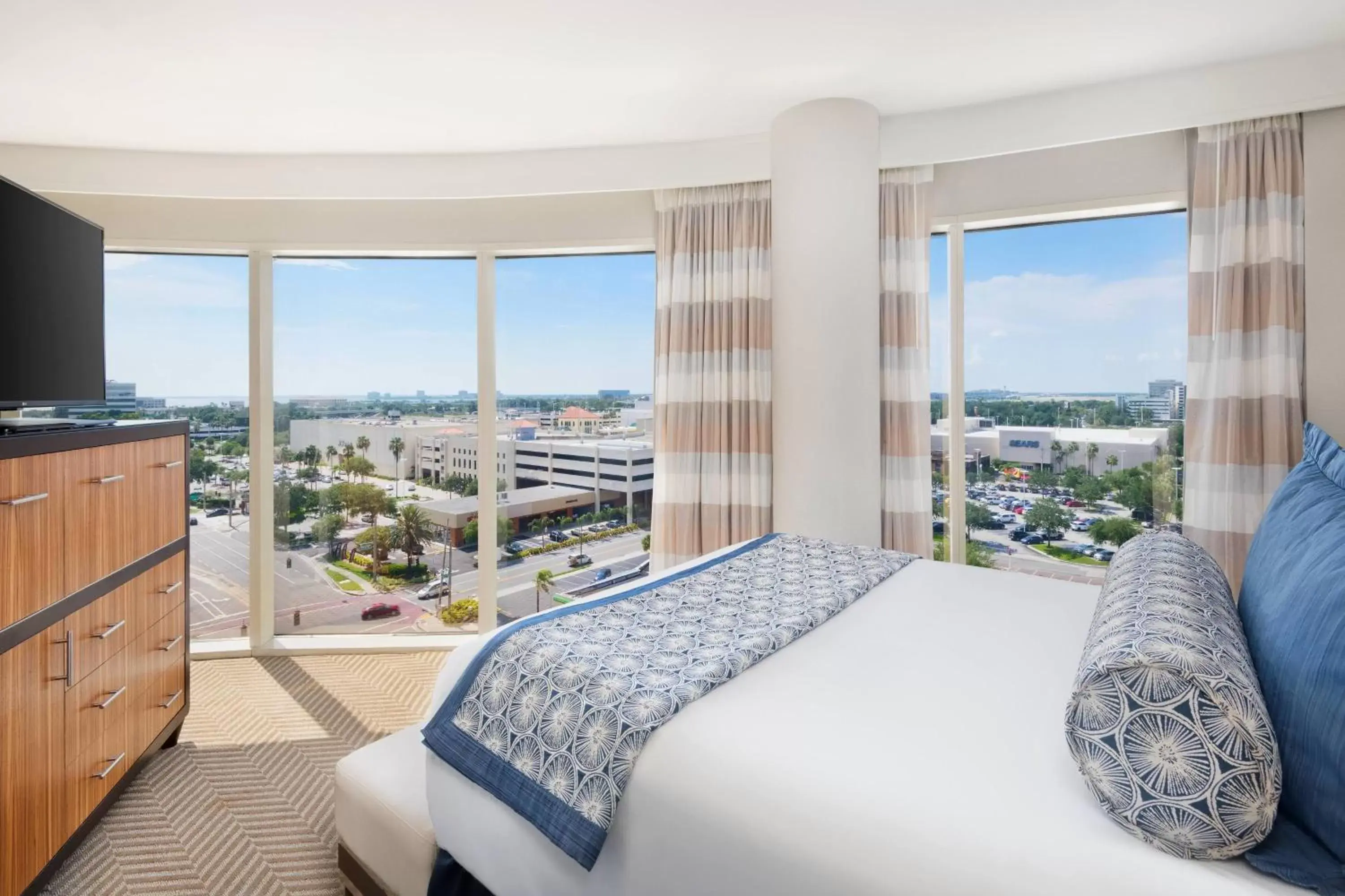 Bedroom in The Westshore Grand, A Tribute Portfolio Hotel, Tampa