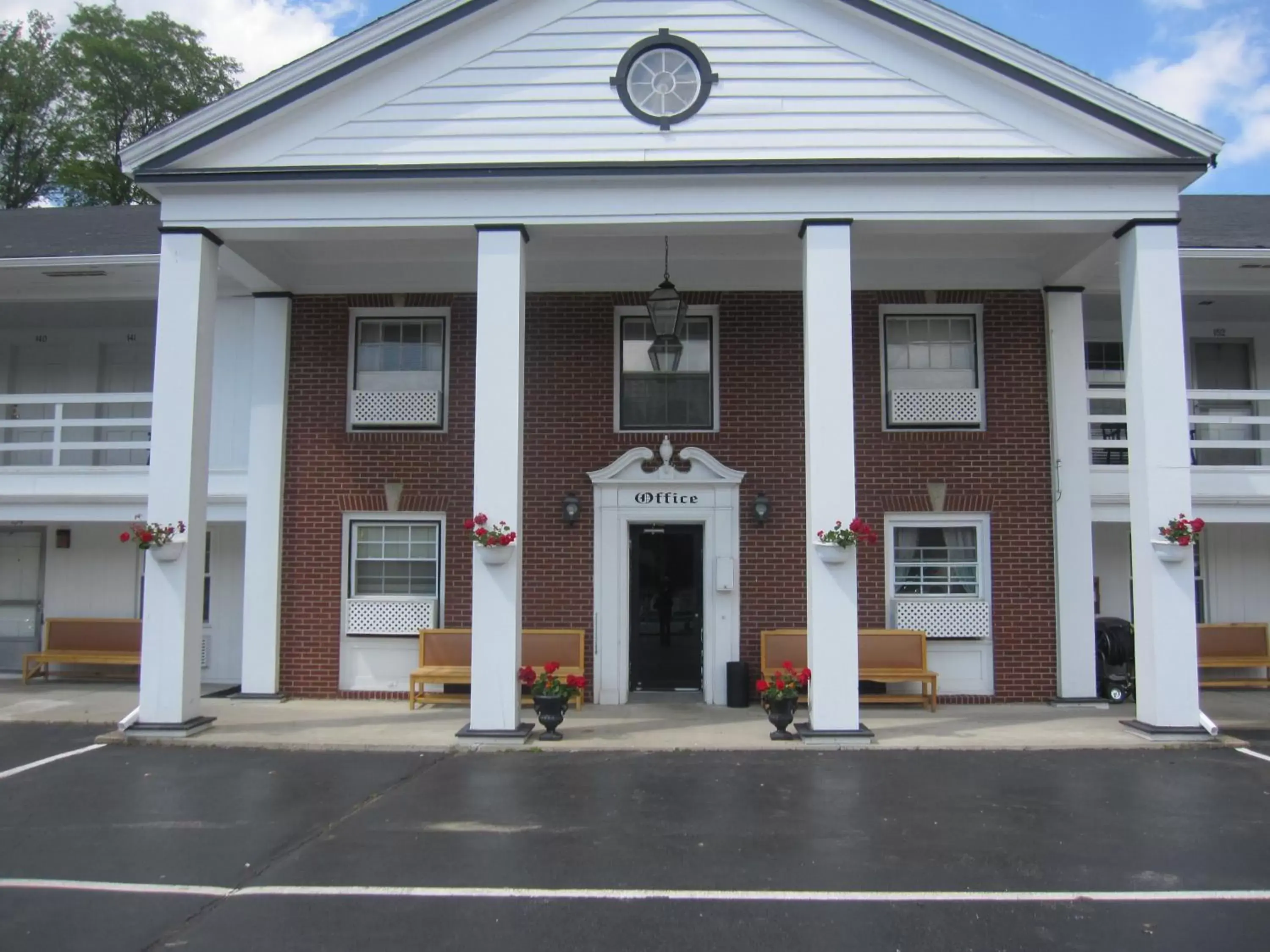 Facade/entrance, Property Building in colony motel Jamestown