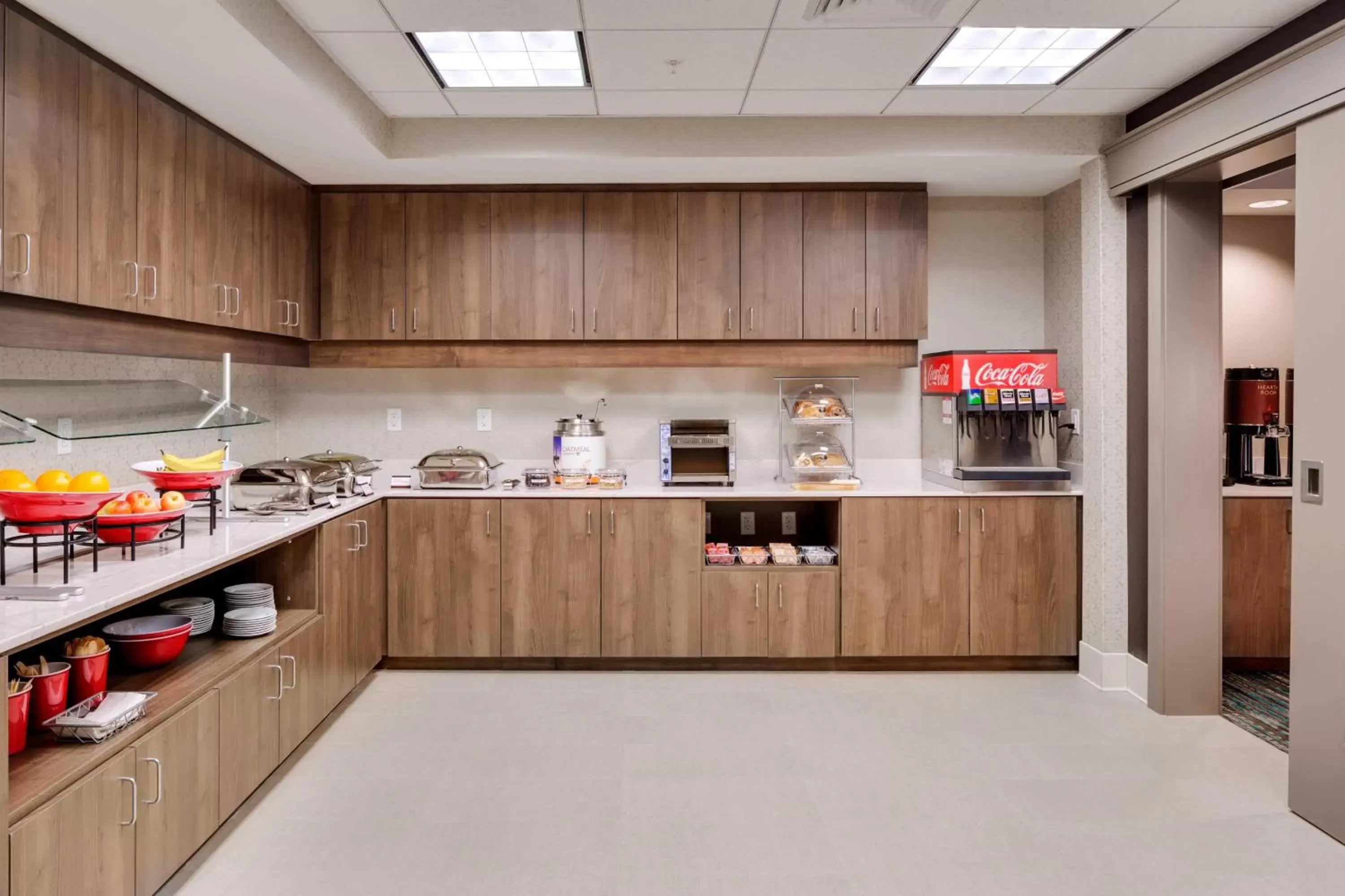 Breakfast, Kitchen/Kitchenette in Residence Inn by Marriott Bath Brunswick Area