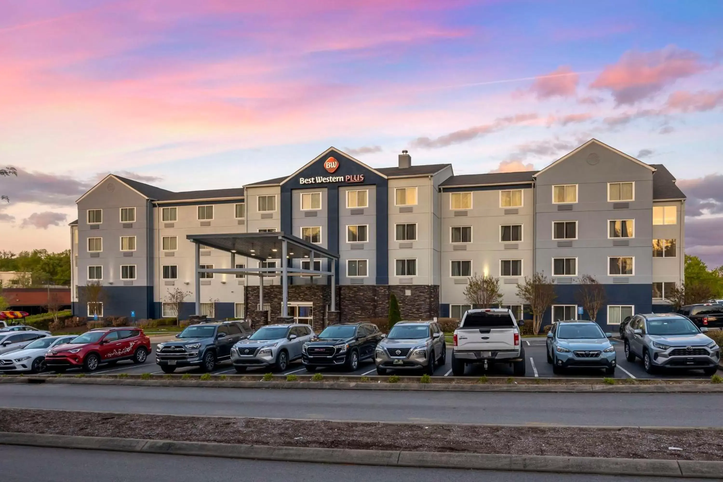 Property Building in Best Western Plus Nashville Airport Hotel - BNA