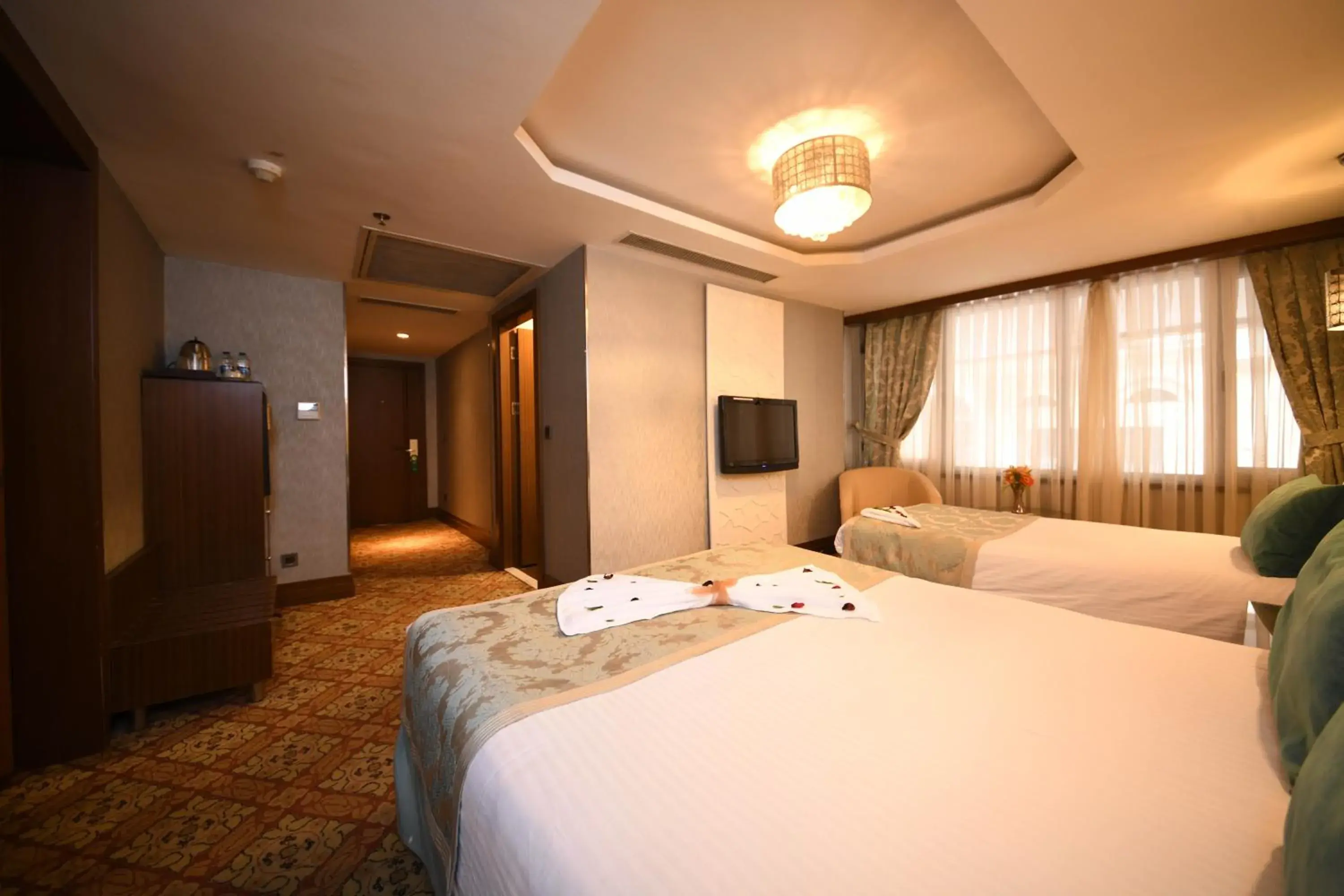 TV and multimedia, Bed in Grand Star Hotel Bosphorus & Spa