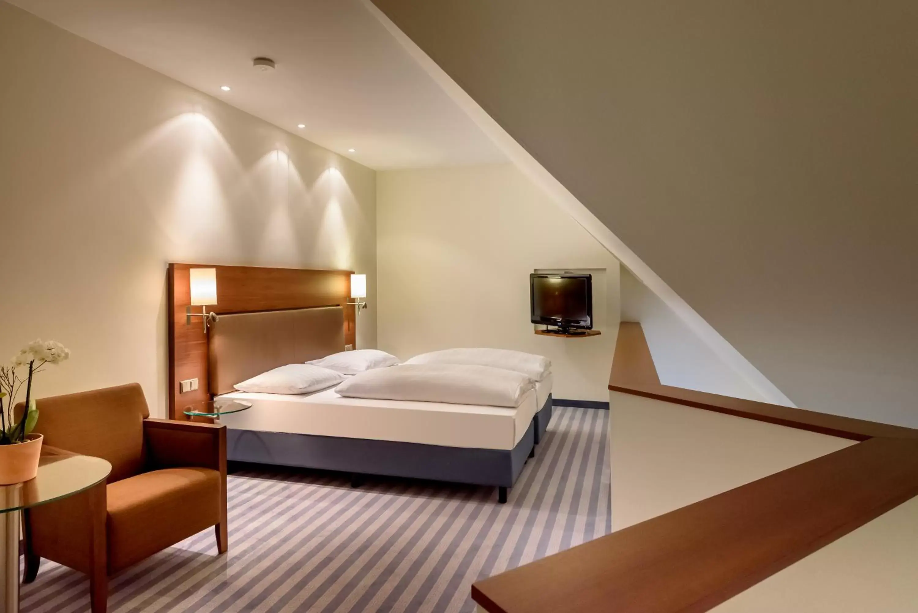 Photo of the whole room, Bed in Mercure Hotel München Airport Freising