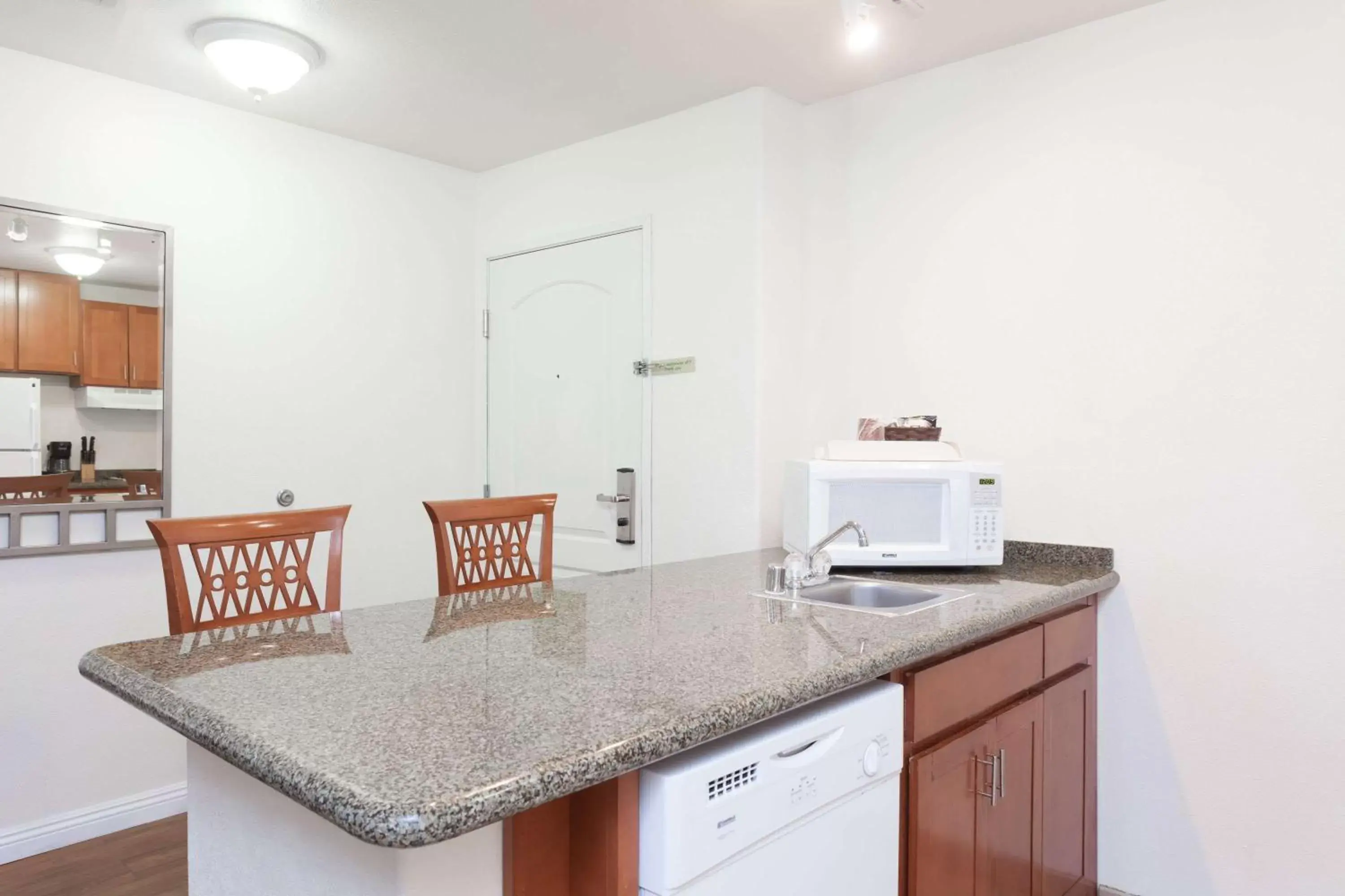 Photo of the whole room in Hawthorn Suites Photo of the whole room in Hawthorn Suites