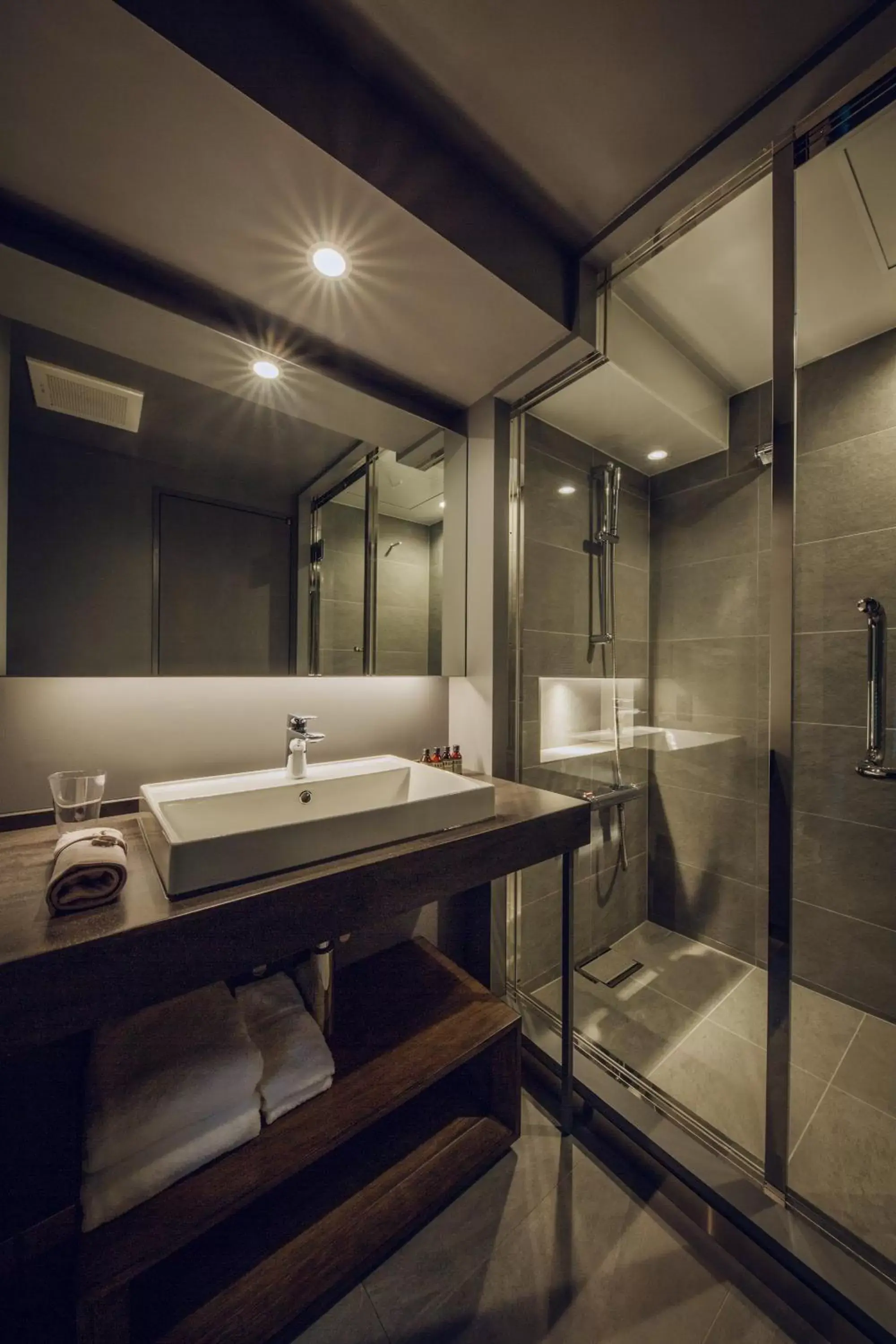 Bathroom in node hotel