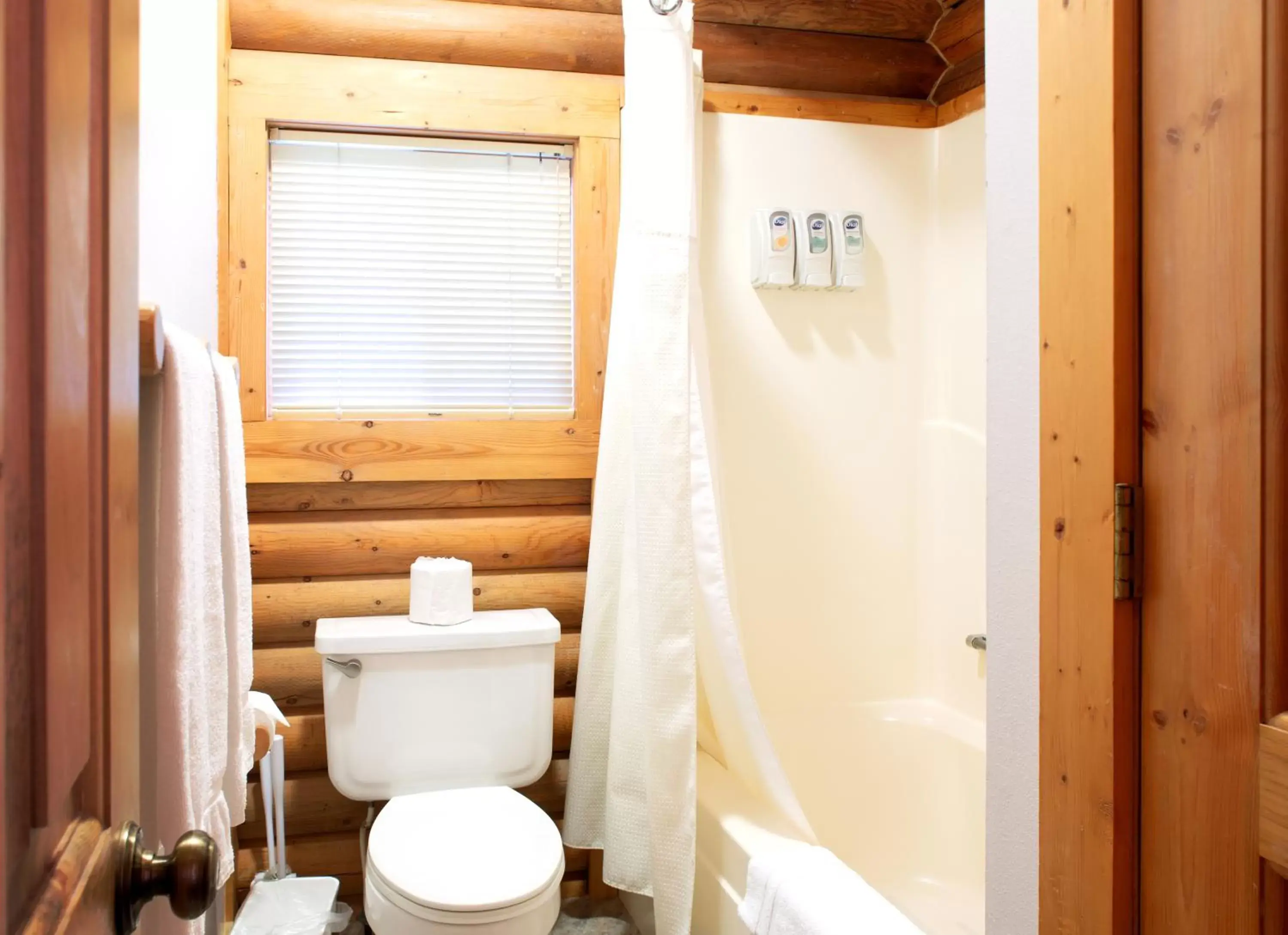 Shower, Bathroom in North Forty Resort