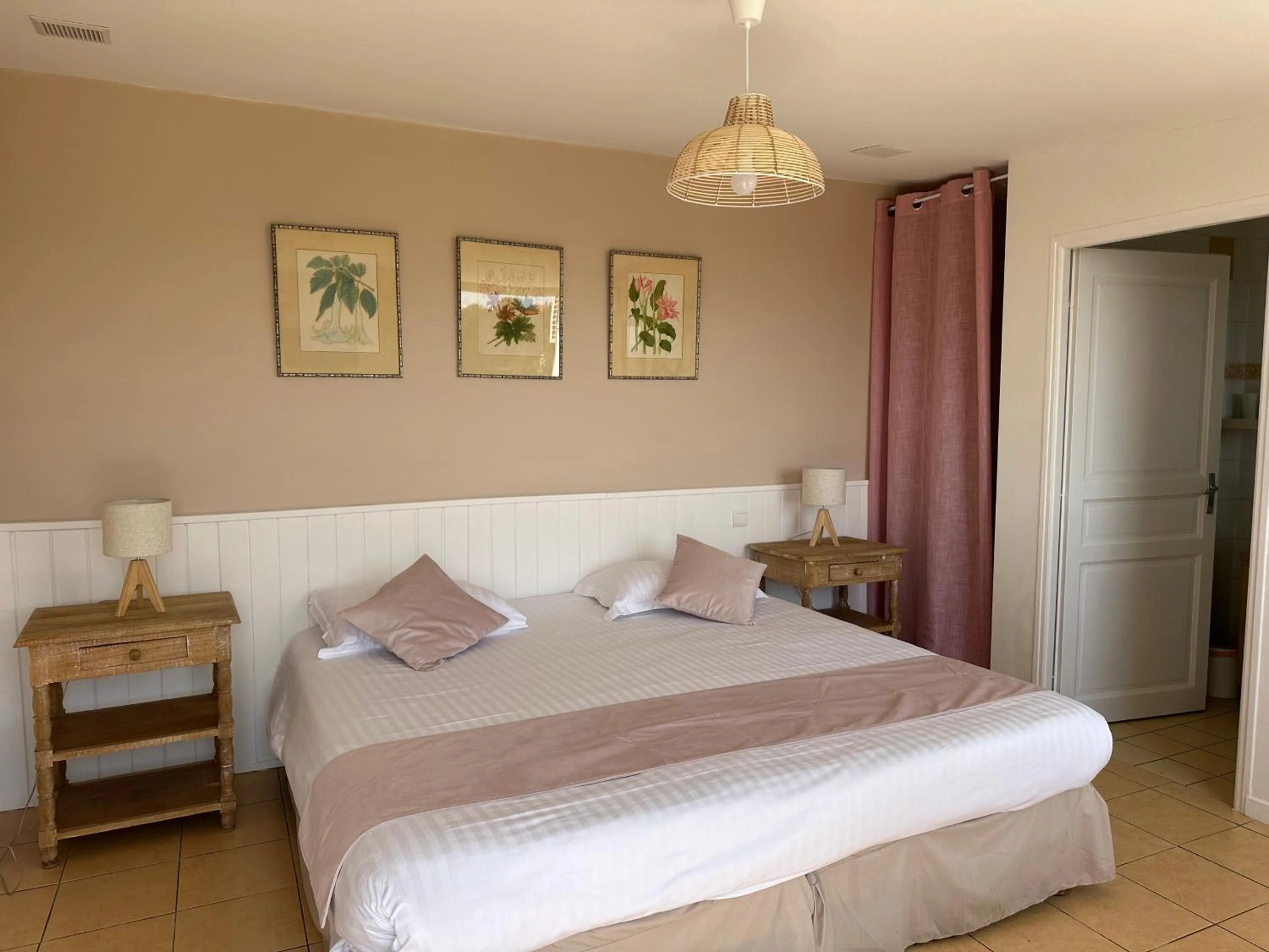 Bed in Hôtel La Fiancée du Pirate