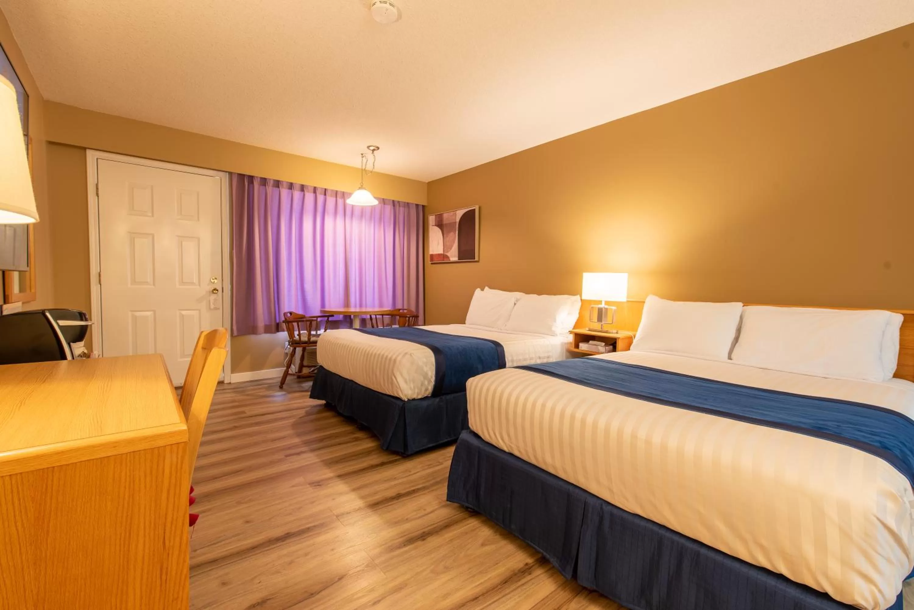 Bed in Ocean Crest Motel