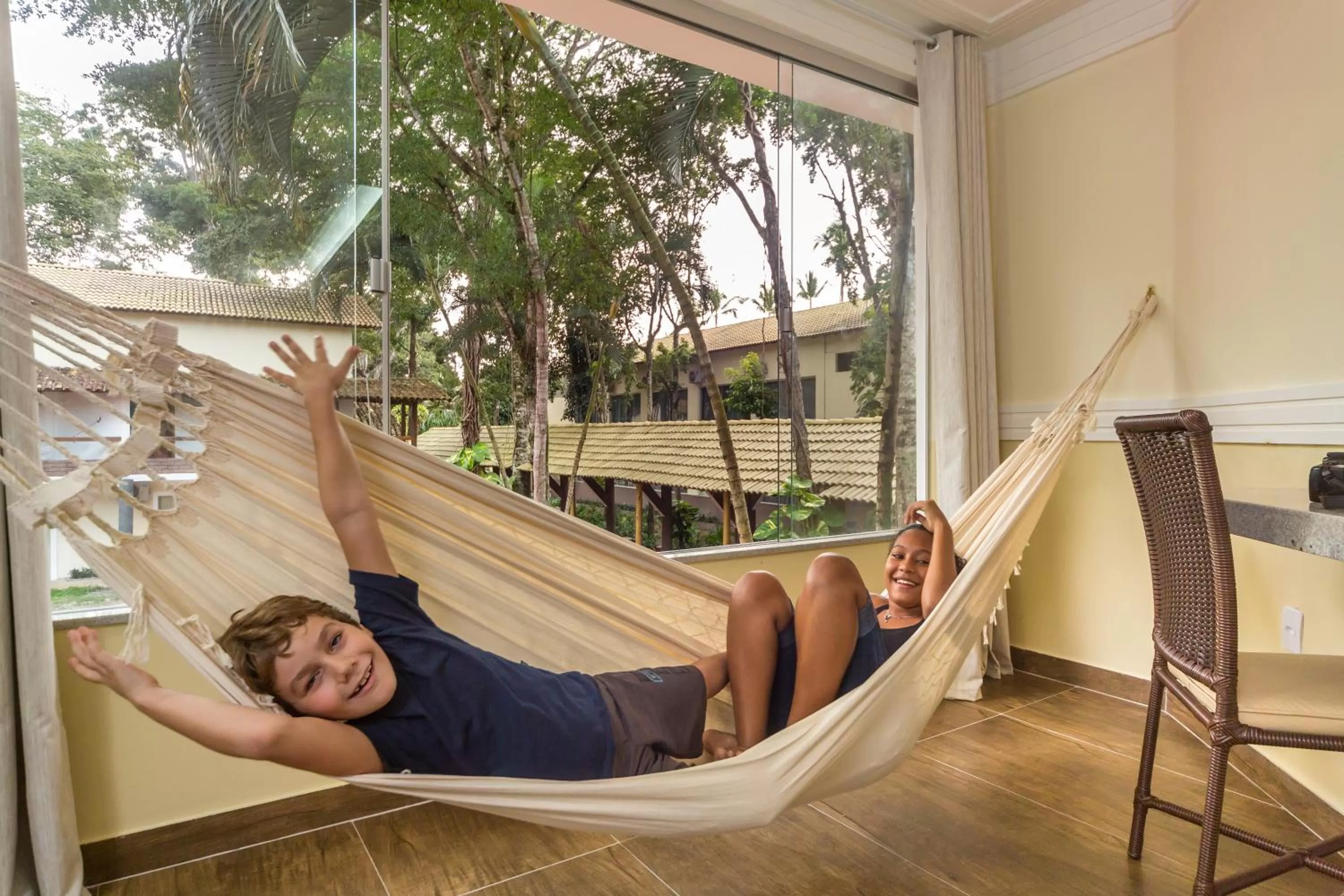 Day in Floral Inn Family