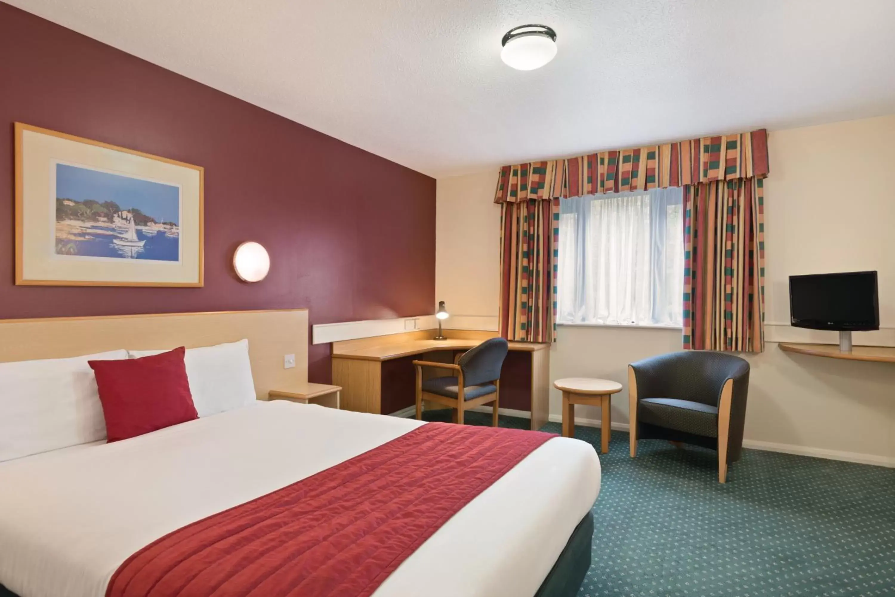 Photo of the whole room, Bed in Days Inn Hotel Sheffield South