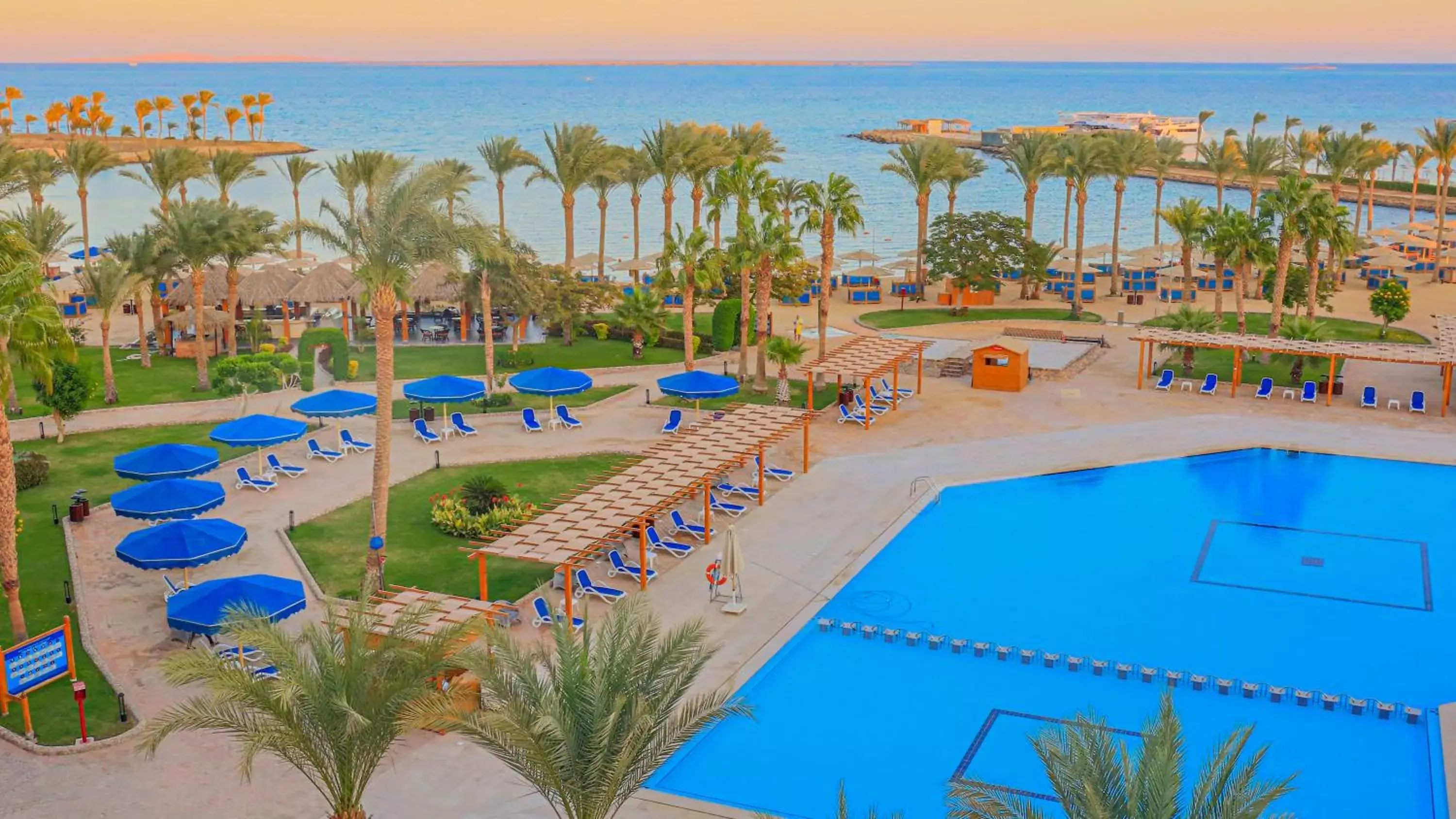Swimming pool, Pool View in Continental Hotel Hurghada