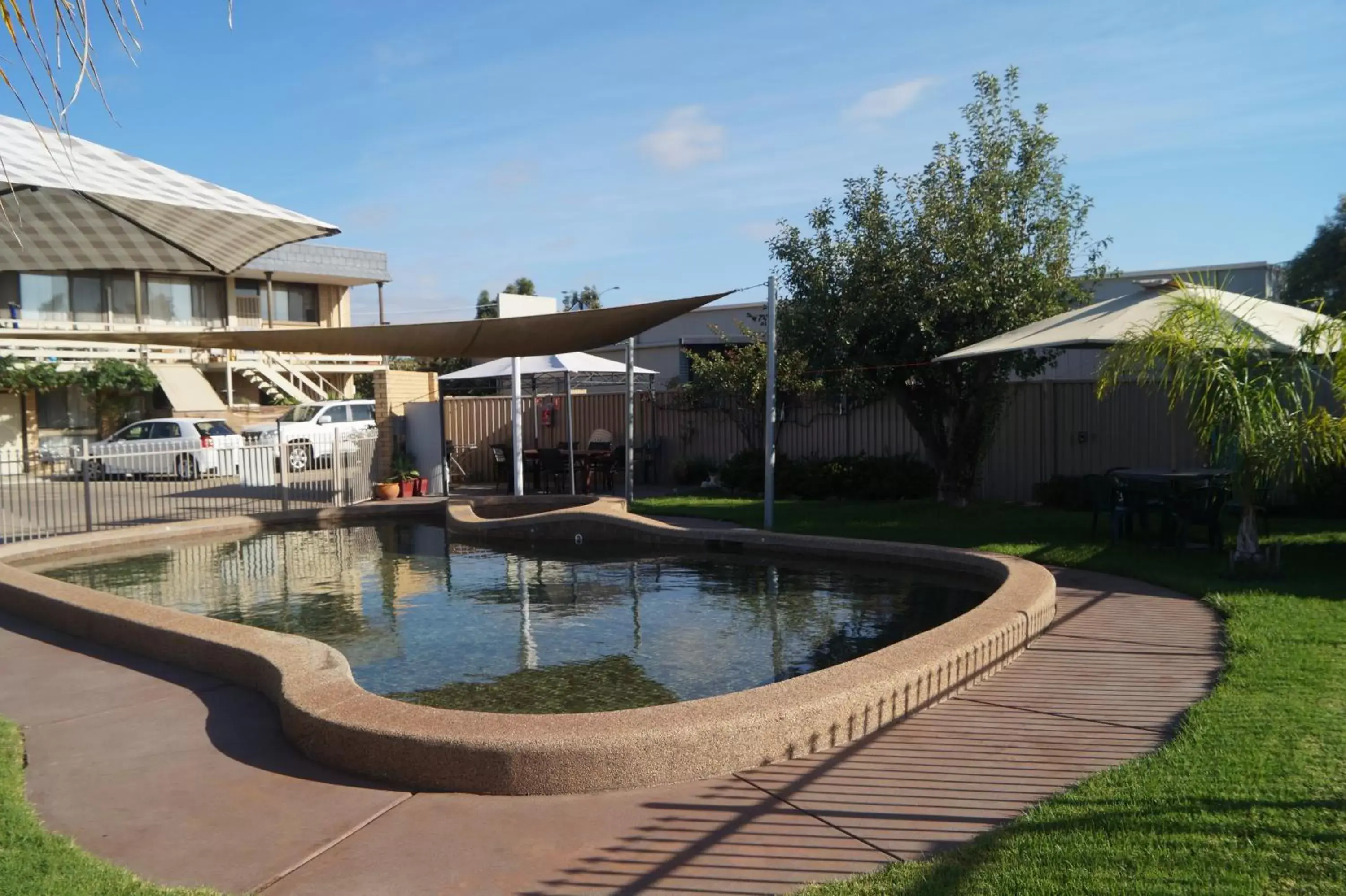 Garden, Property Building in Belltower Motor Inn