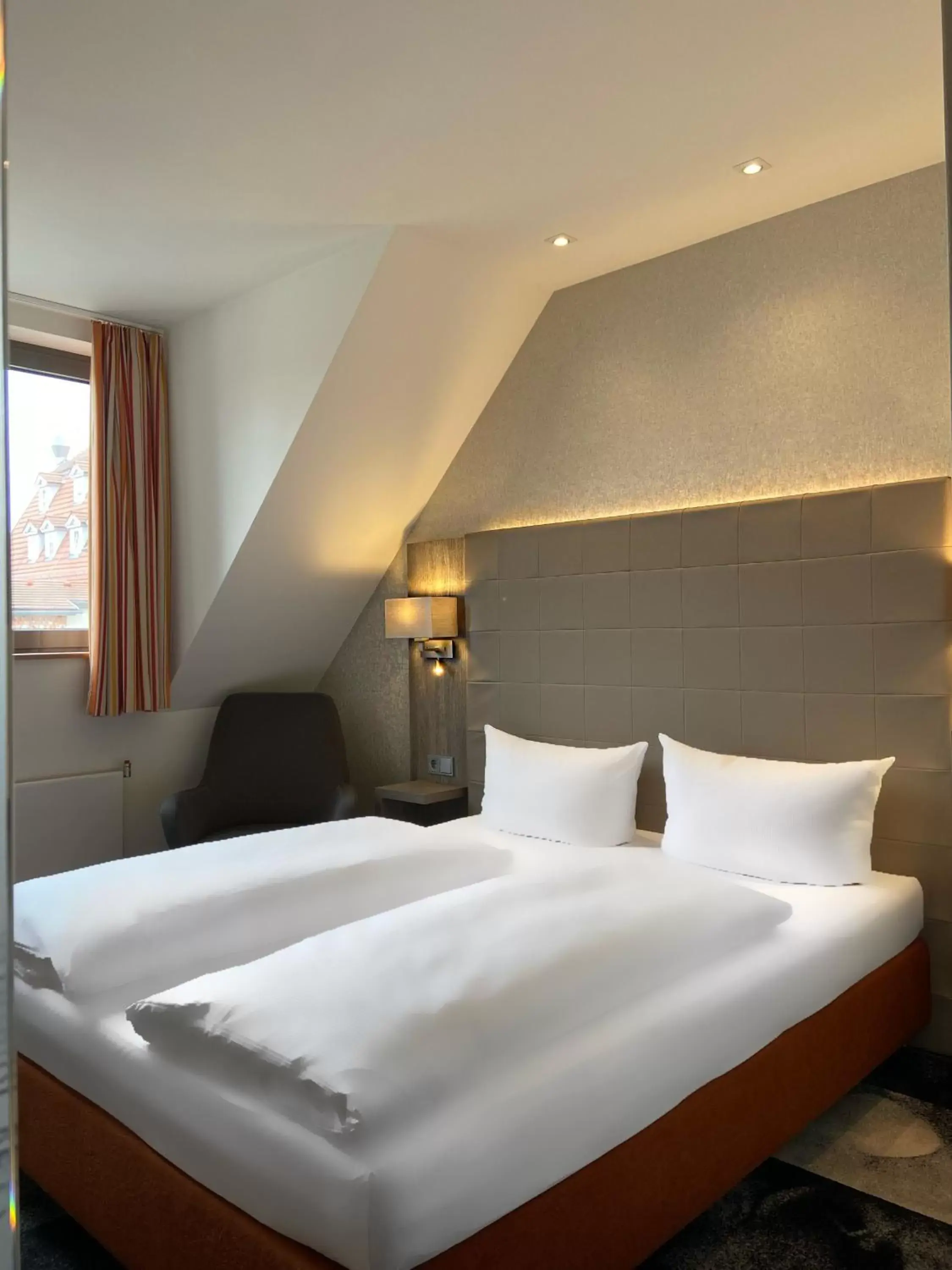 Photo of the whole room, Bed in Hotel Krämerbrücke Erfurt