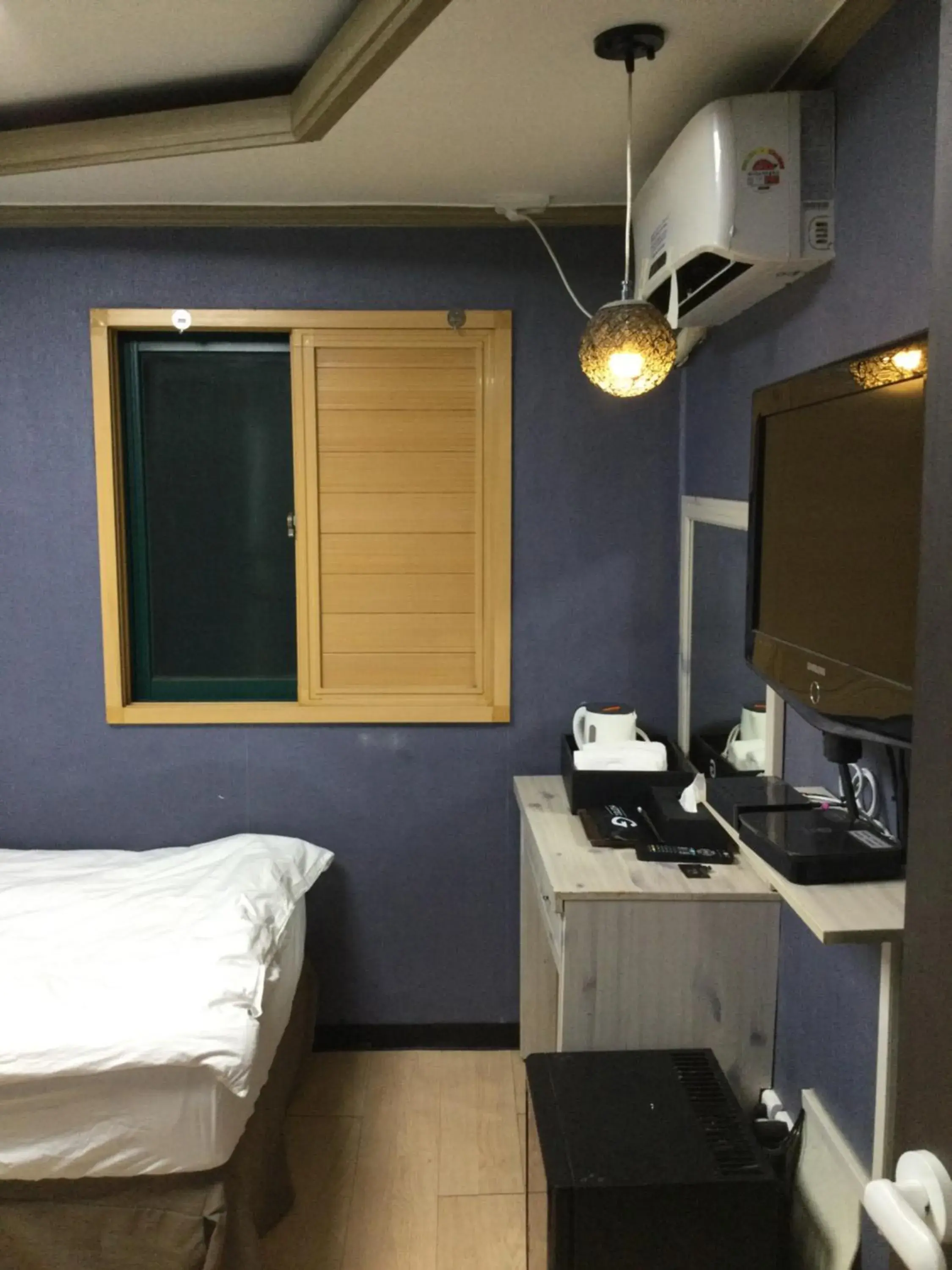 Bedroom, TV/Entertainment Center in G Mini Hotel Dongdaemun