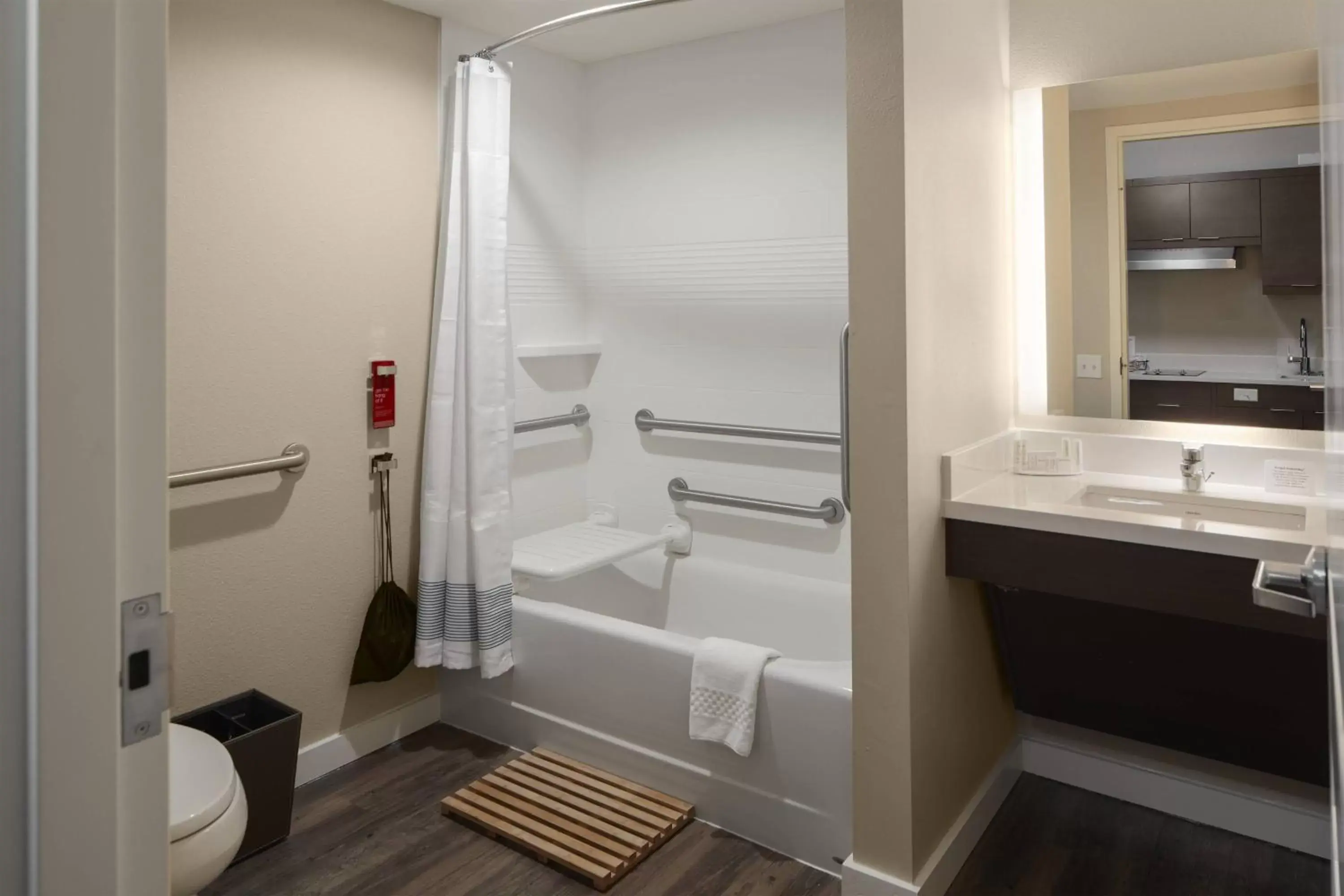 Bathroom in TownePlace Suites by Marriott Tampa South