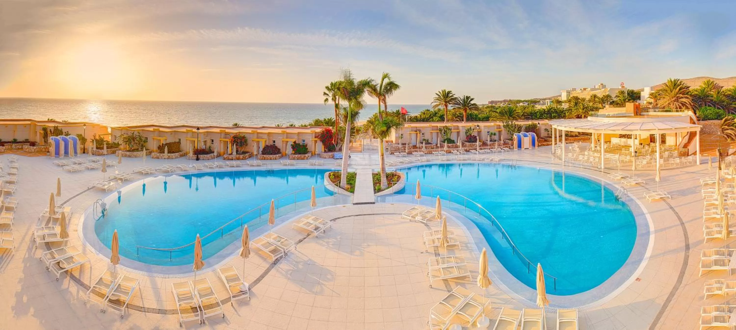 Swimming pool in SBH Monica Beach Resort