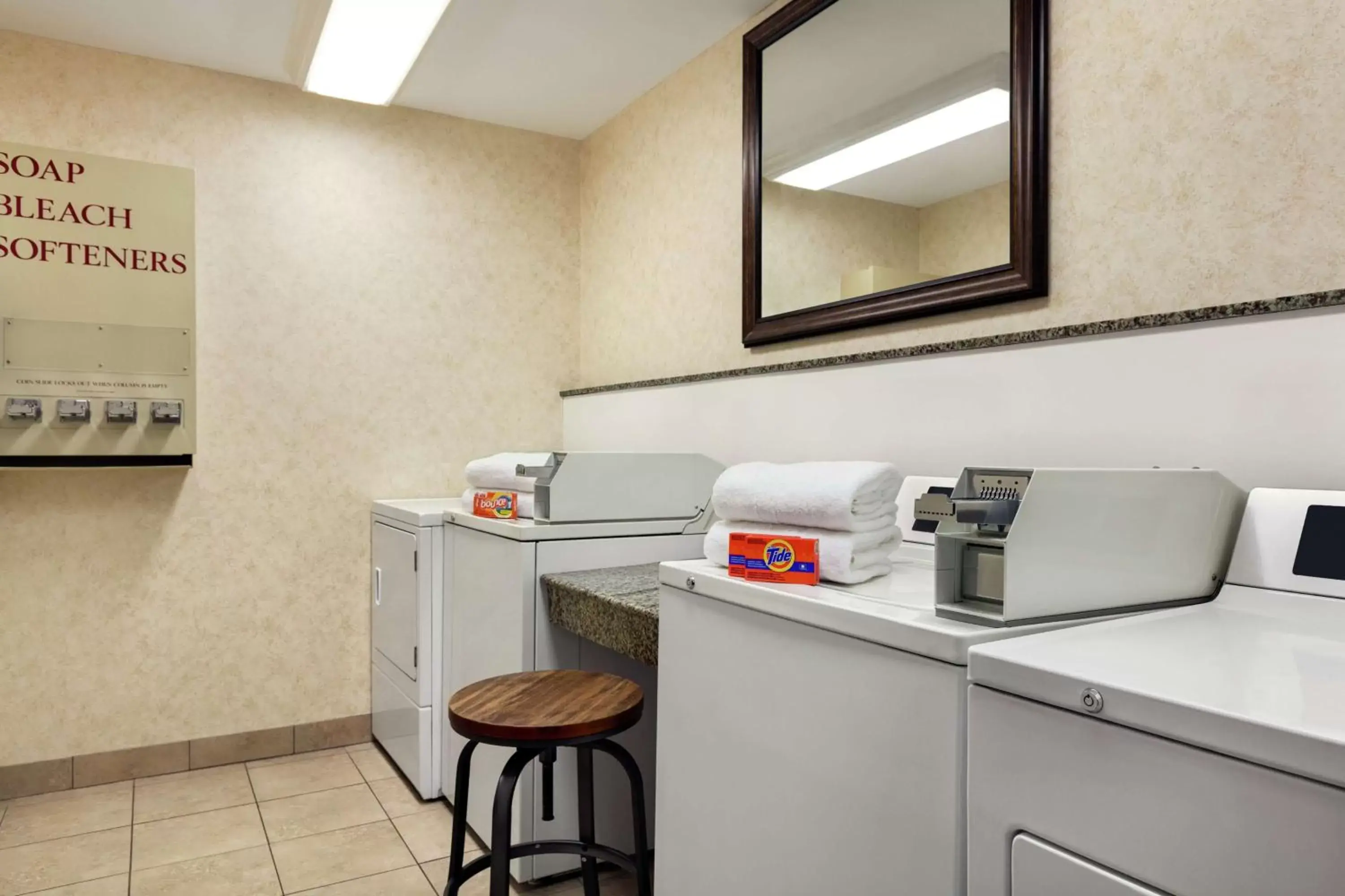 Property building, Kitchen/Kitchenette in Homewood Suites Syracuse-Liverpool