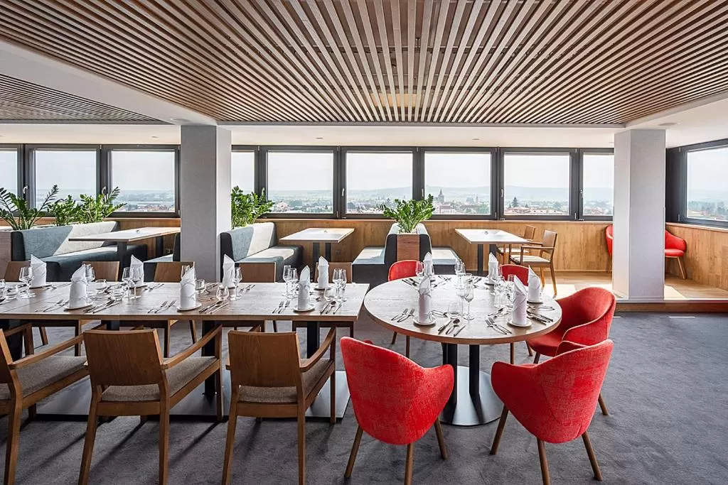 Banquet/Function facilities in Hotel reSTART Superior