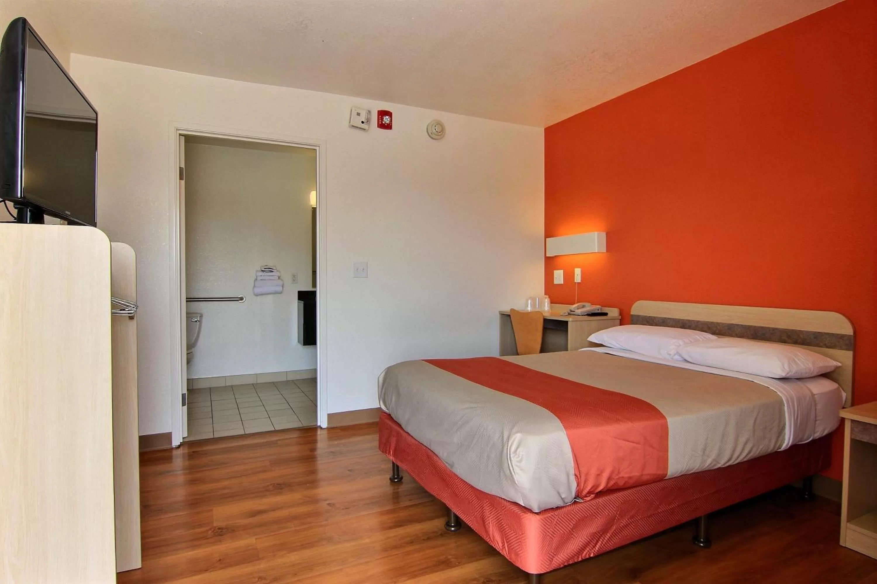 Bedroom, Bed in Motel 6-Corpus Christi, TX - Northwest