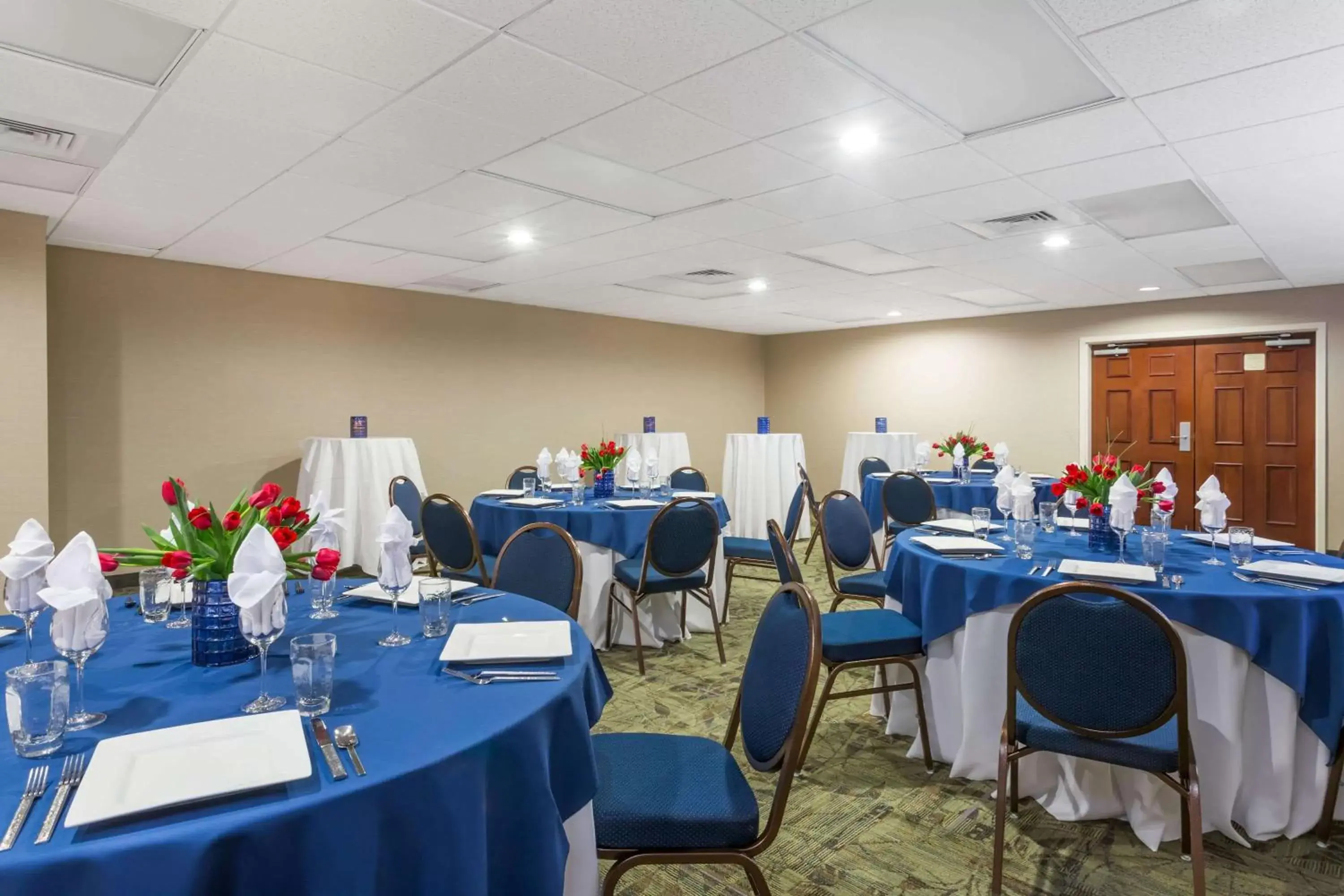 Banquet/Function facilities in Hawthorn Suites by Wyndham Naples