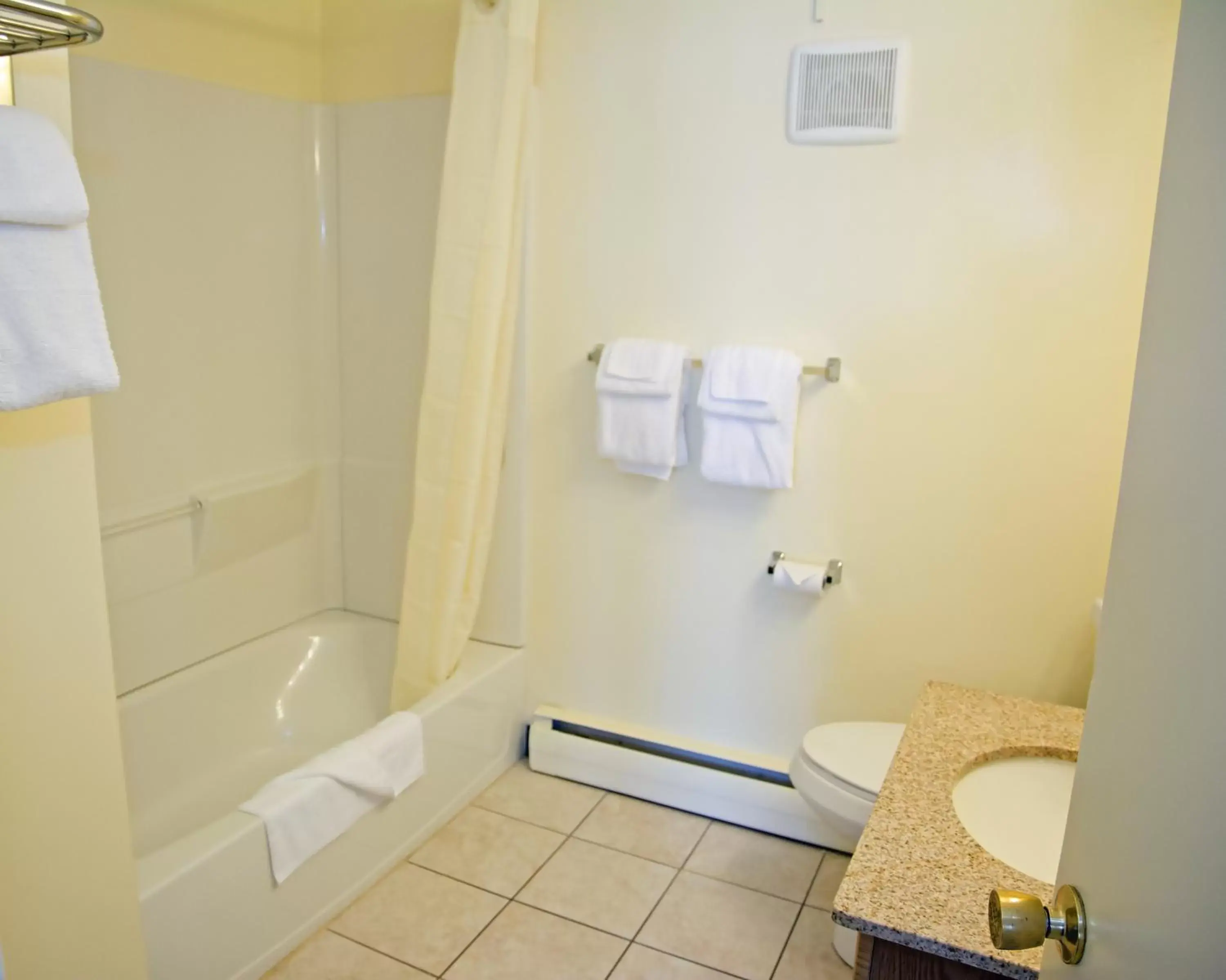 Bathroom in Travelers Inn