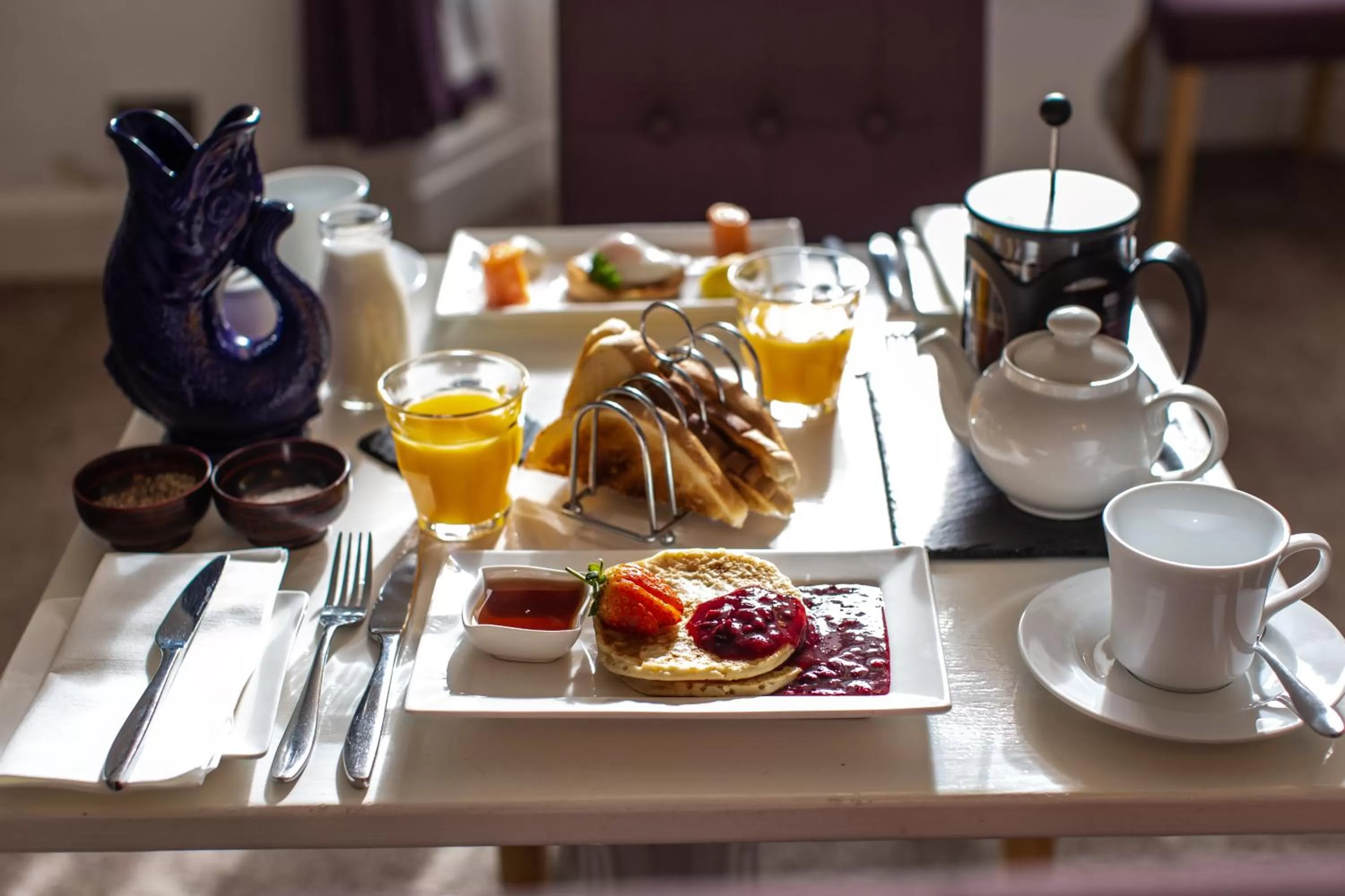 Breakfast in Lyme Townhouse