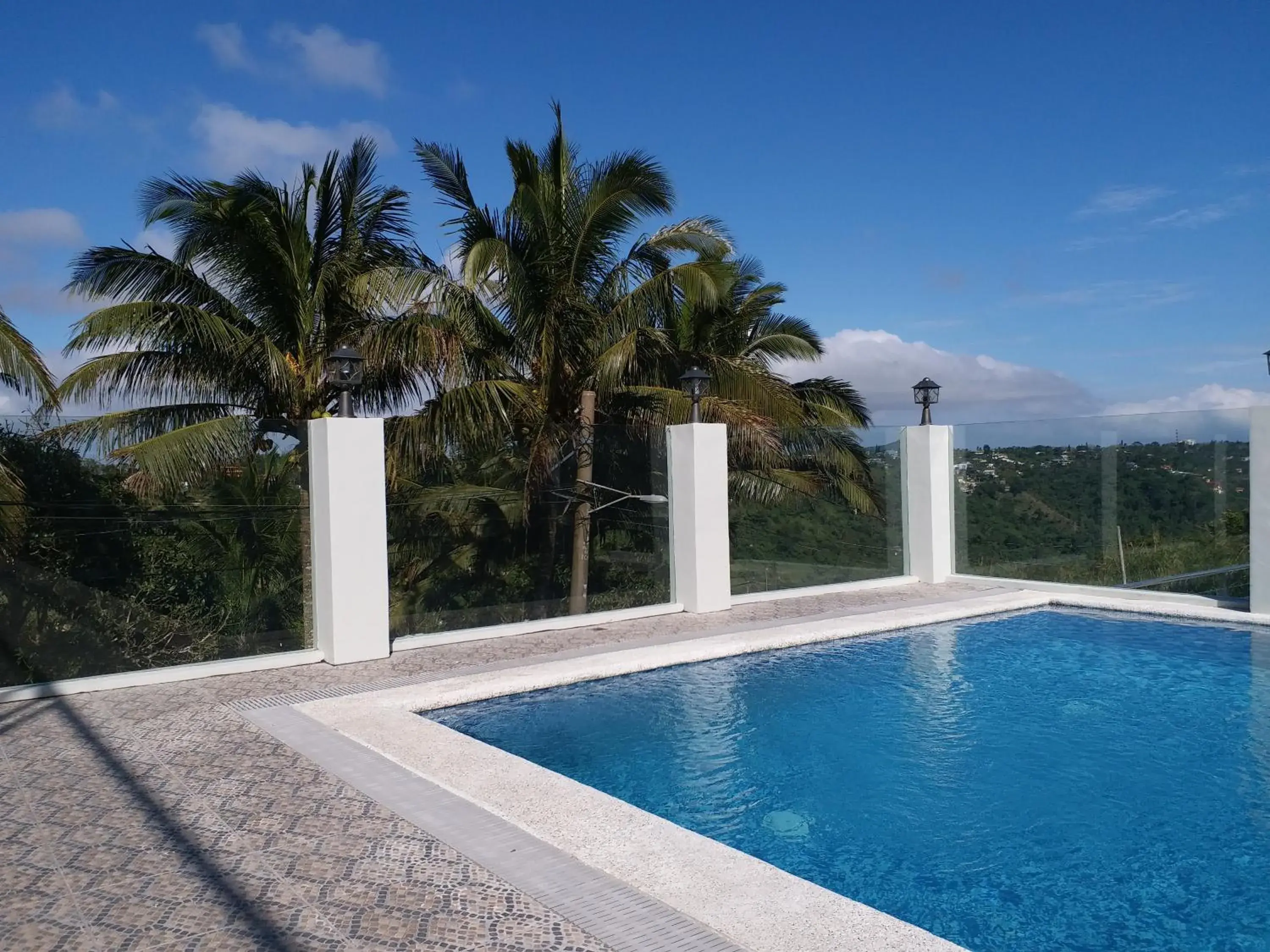 Swimming Pool in Lee Boutique Hotel Tagaytay