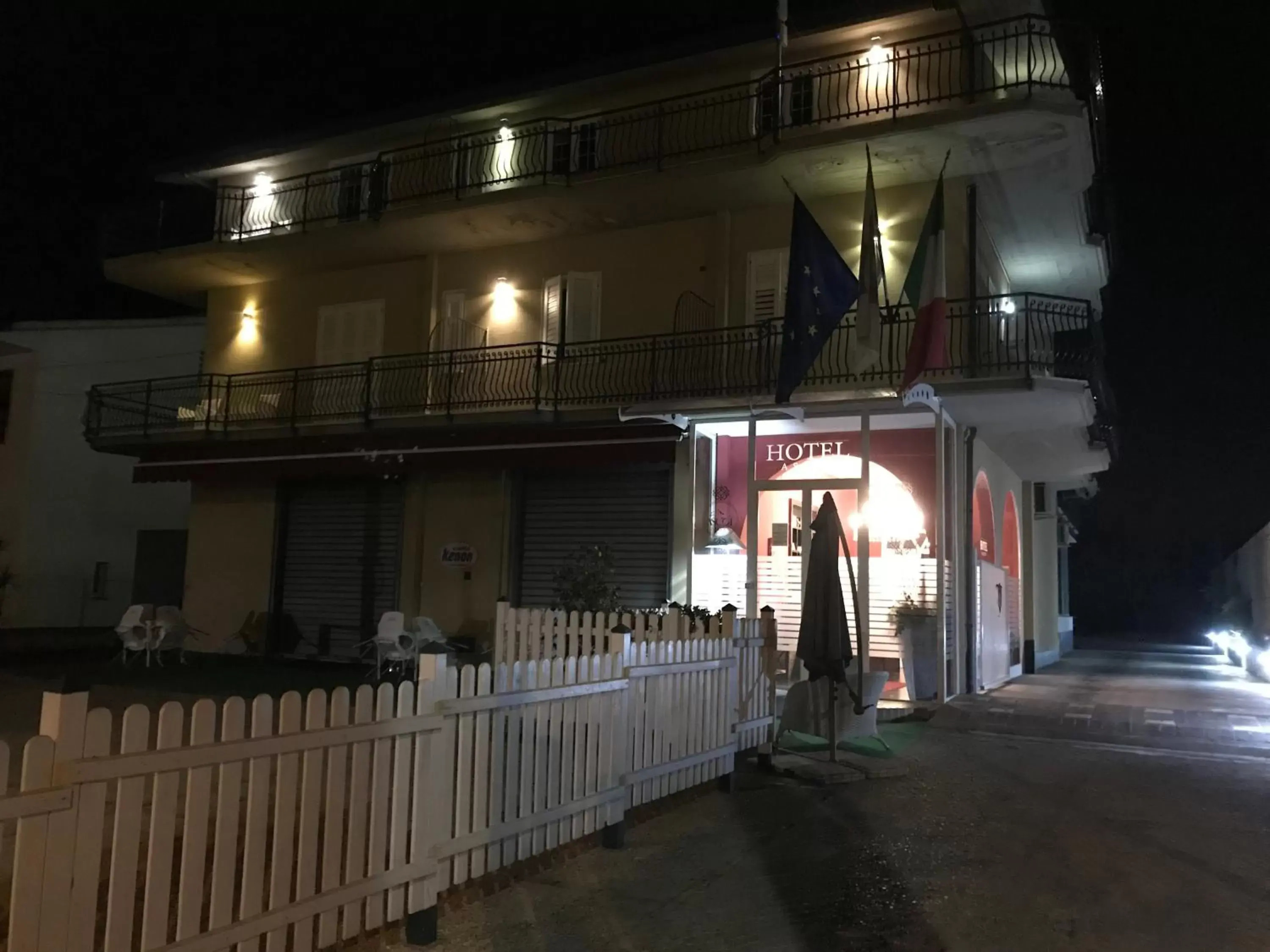 Facade/entrance, Property Building in Hotel Ascot