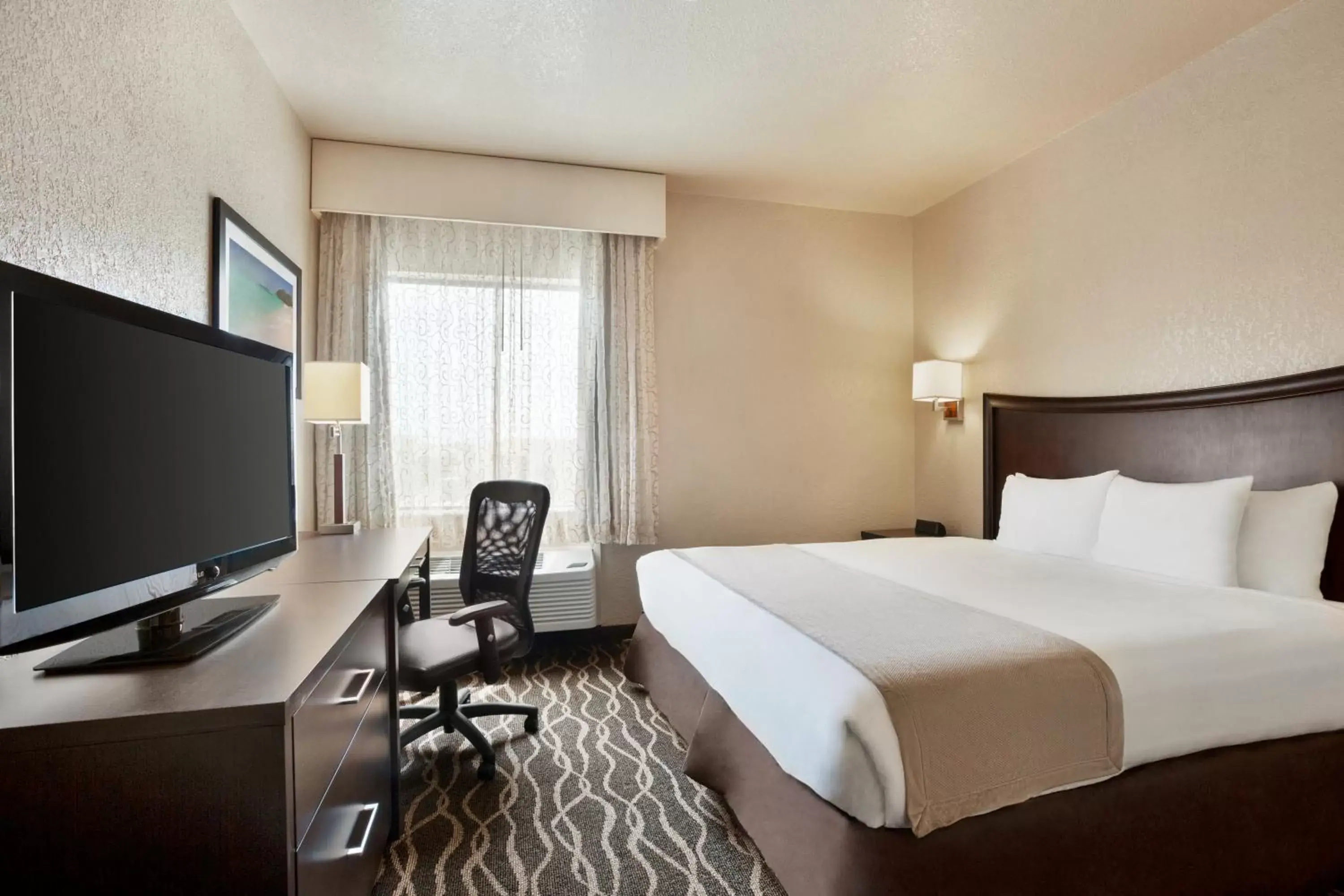 King Room - Non-Smoking in Baymont by Wyndham Clute Lake Jackson King Room - Non-Smoking in Baymont by Wyndham Clute Lake Jackson