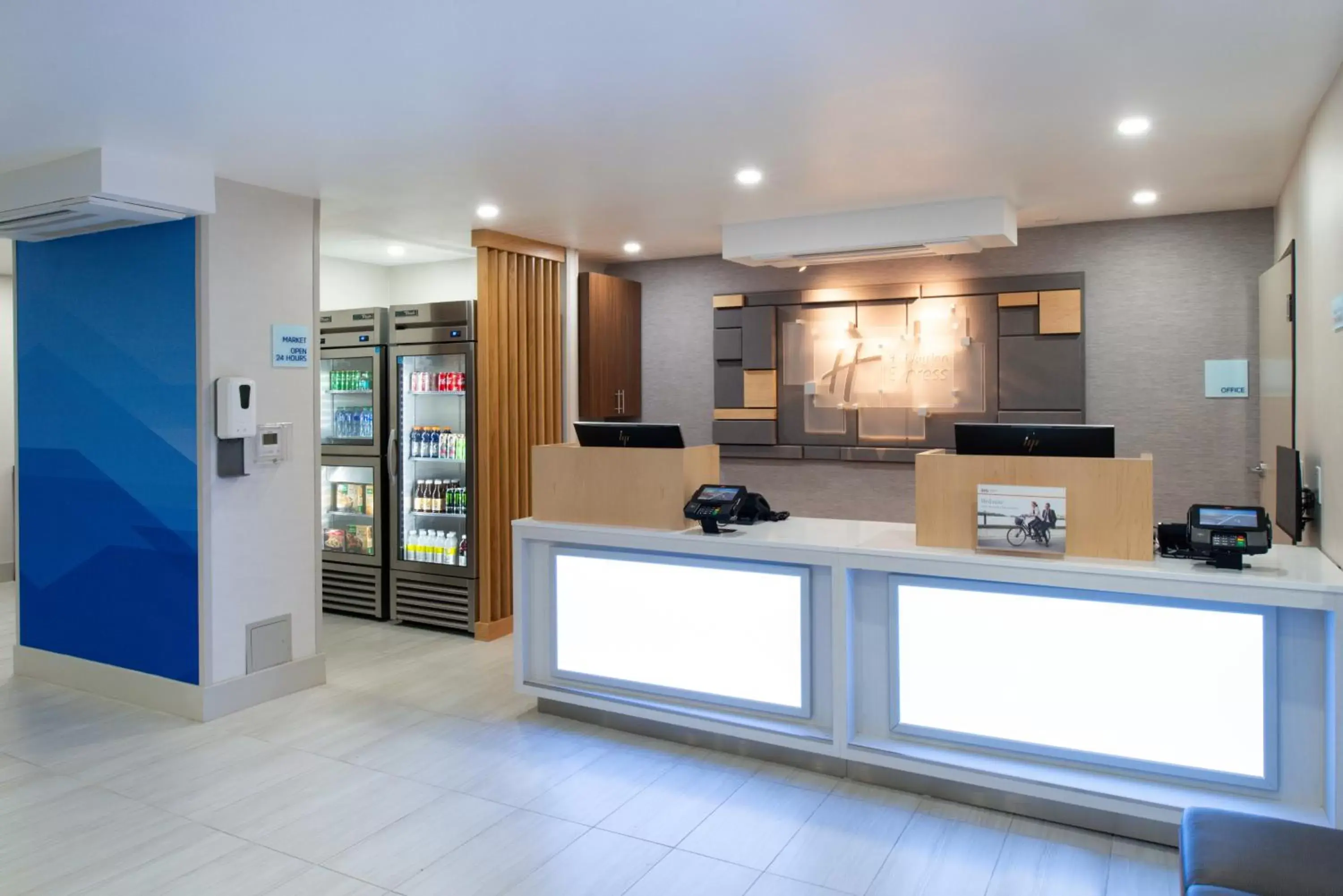 Property building, Lobby/Reception in Holiday Inn Express - Santa Rosa North, an IHG Hotel