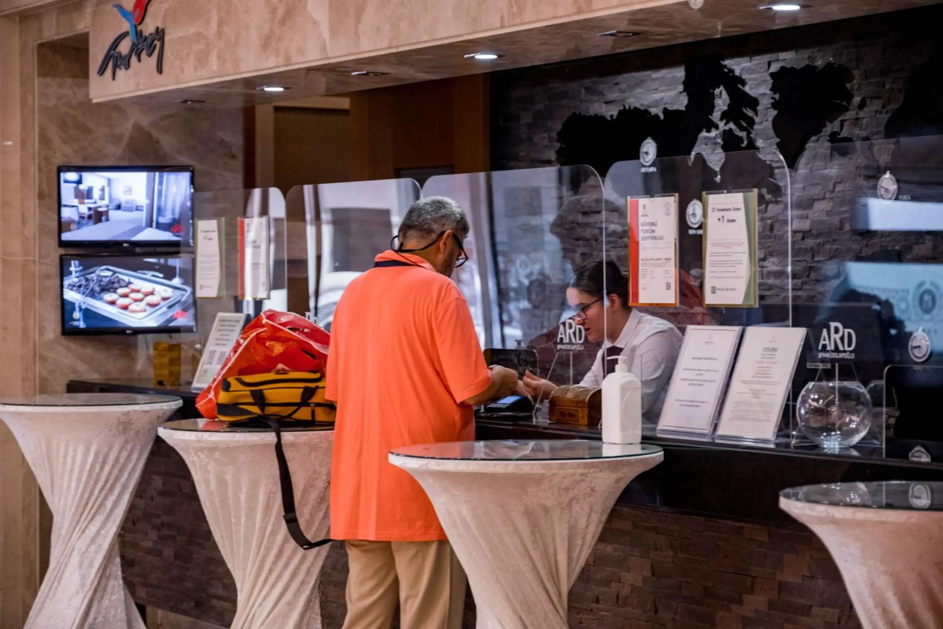 Lobby or reception in Selcuk Hotel Sems-i Tebrizi