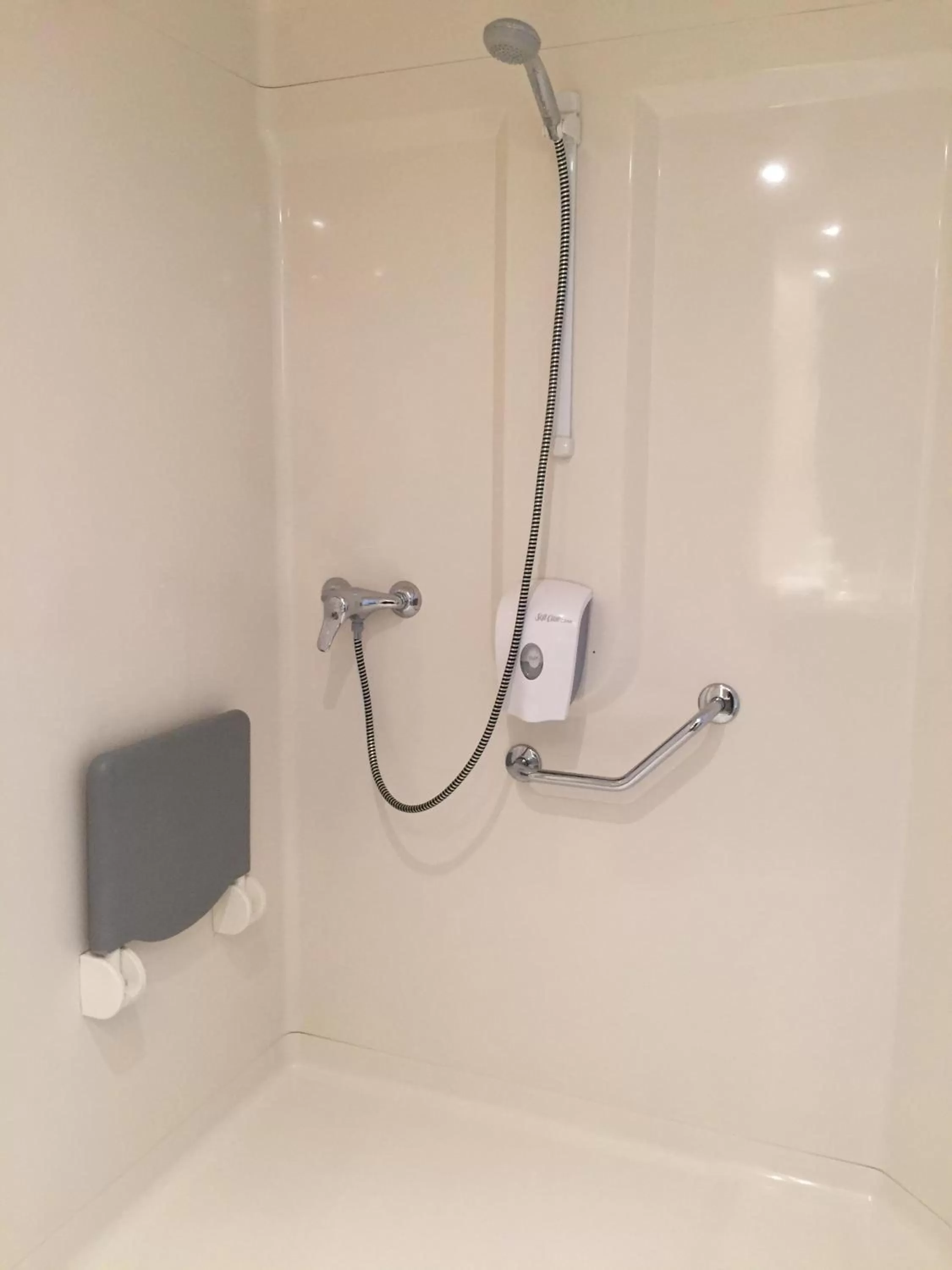 Bathroom in Première Classe Epernay