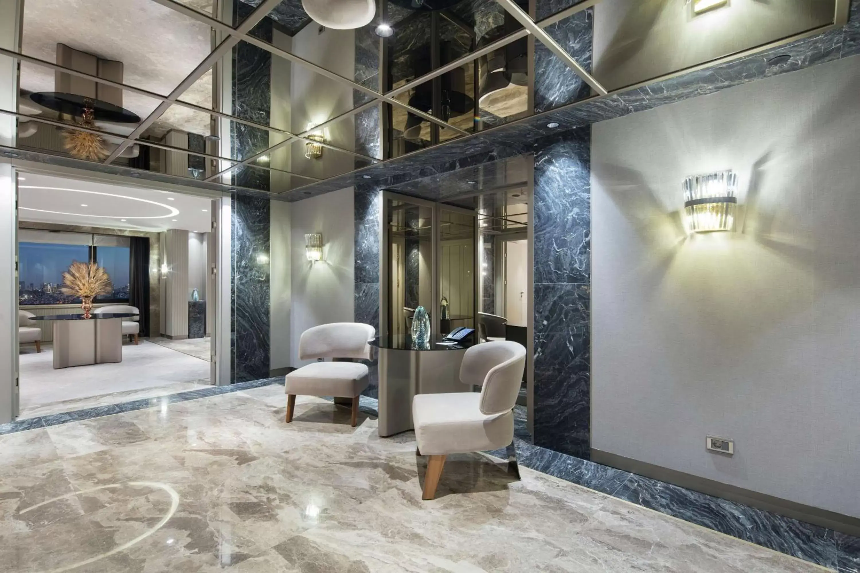 Living room, Lobby/Reception in Hilton Istanbul Maslak