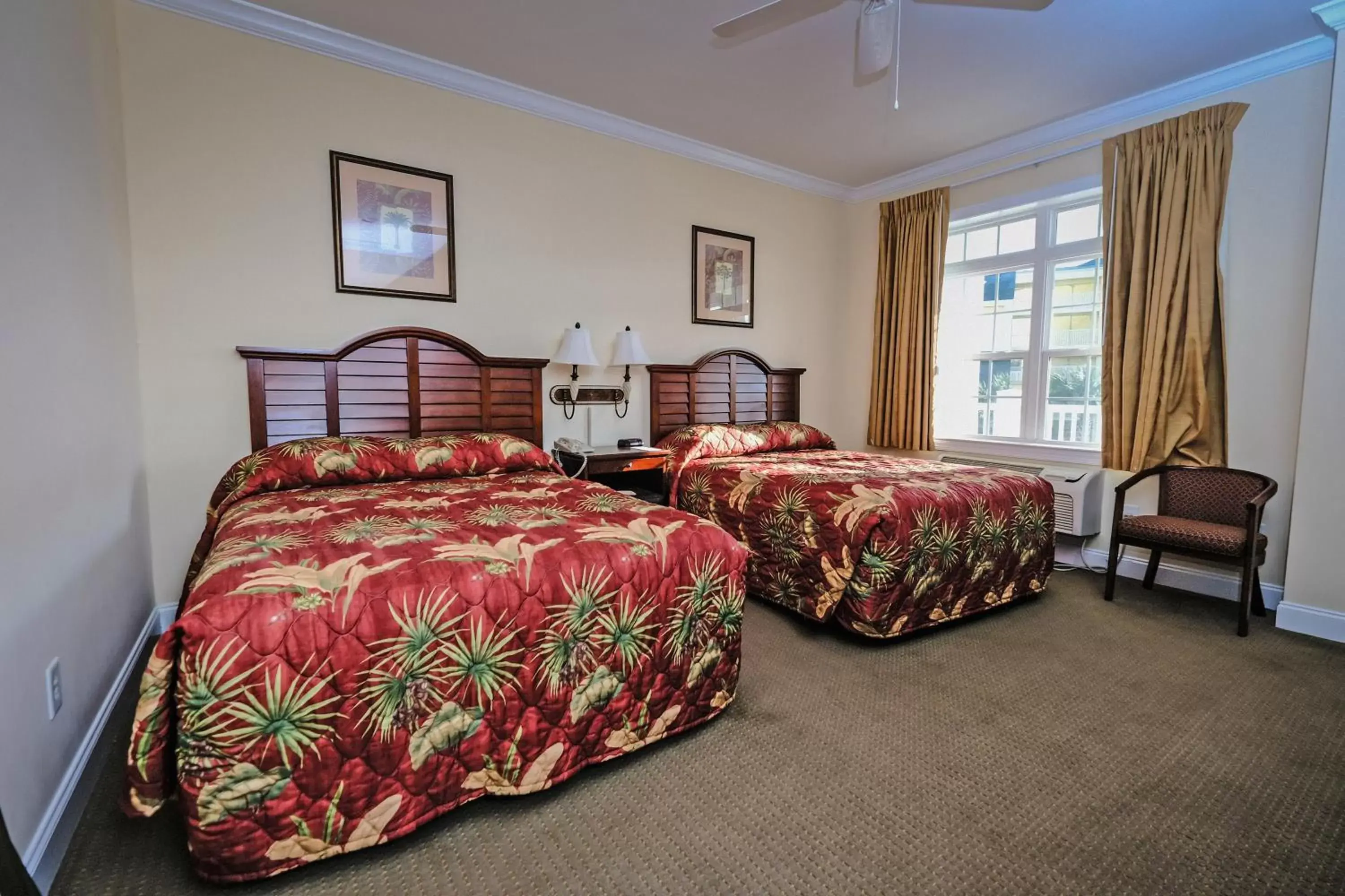 Bed in Litchfield Beach & Golf Resort