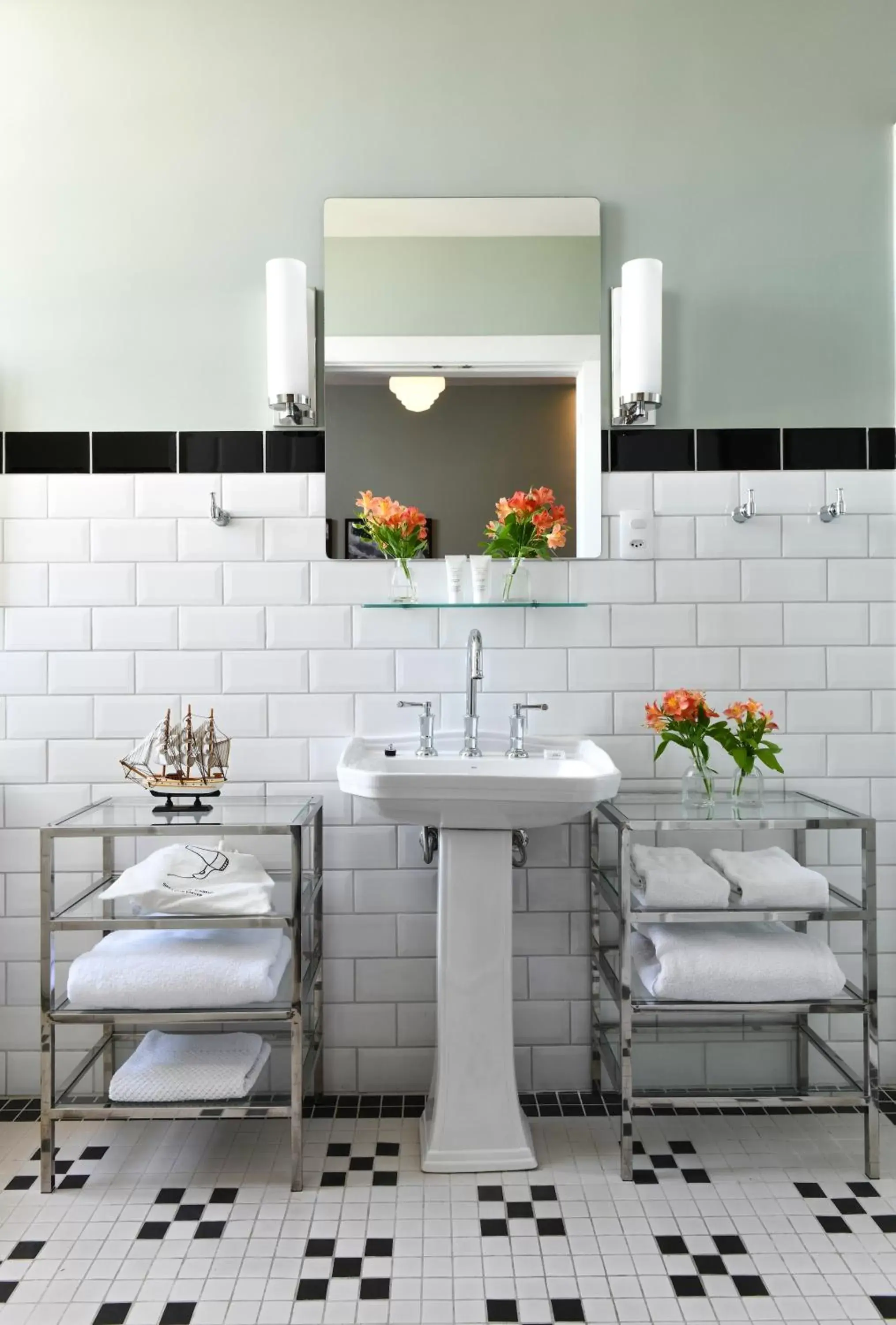 Bathroom in Fera Palace Hotel