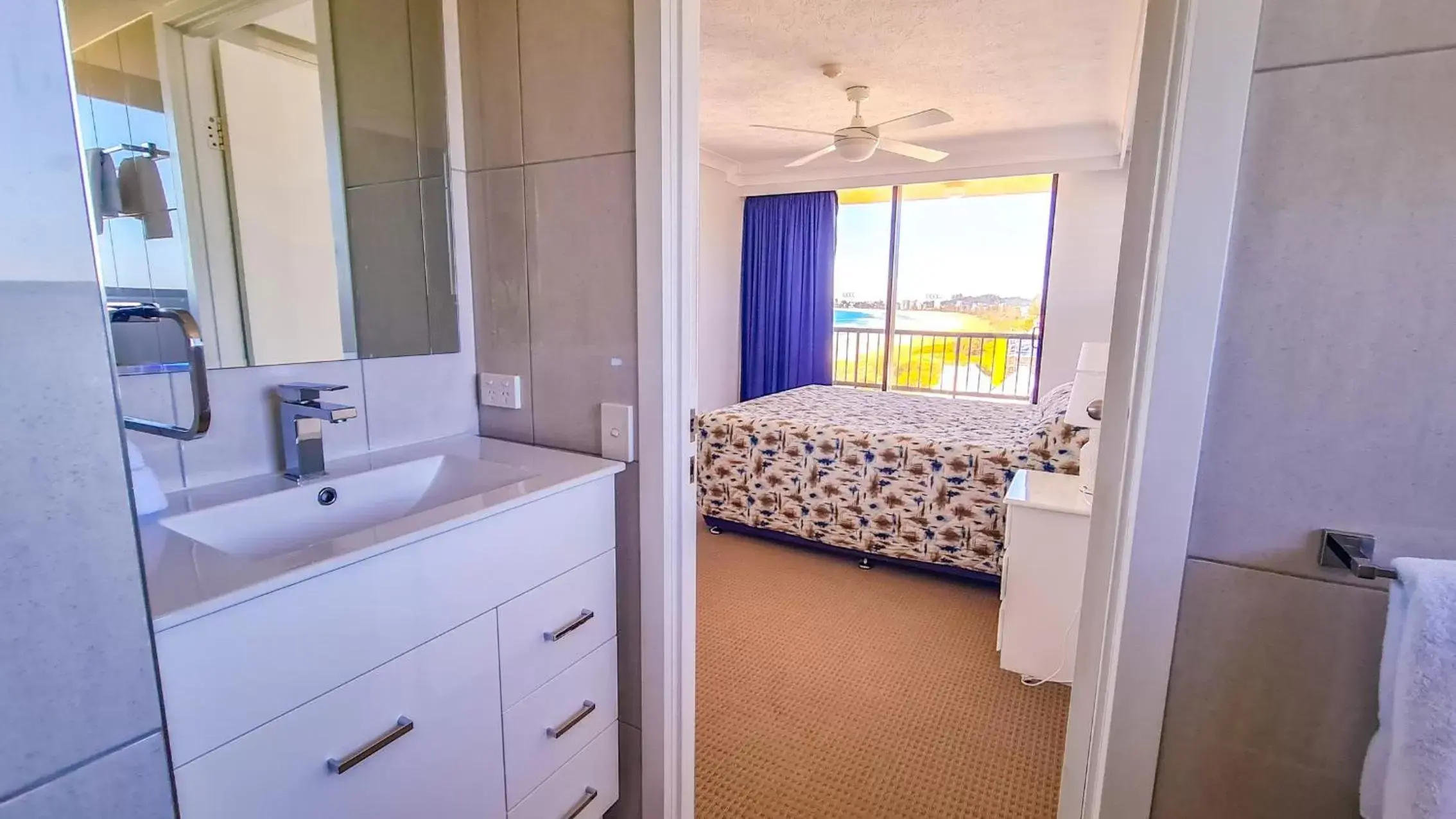 Bathroom in Pelican Sands Beach Resort