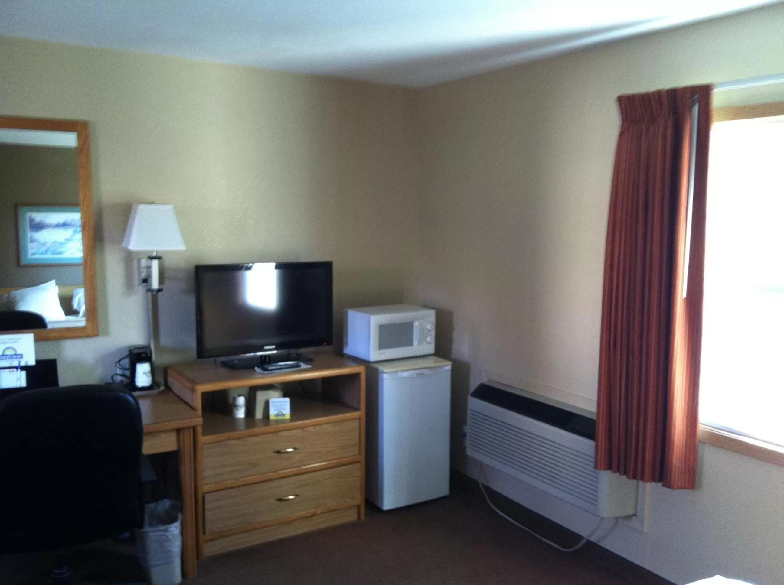 Bed in Days Inn by Wyndham Worthington