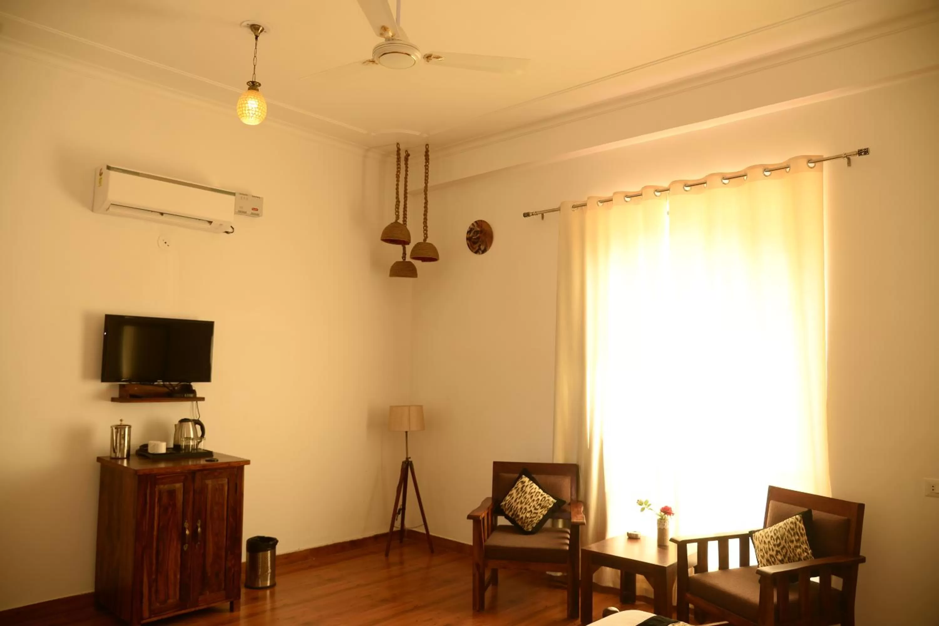 Seating area in Omak Tiger Seven