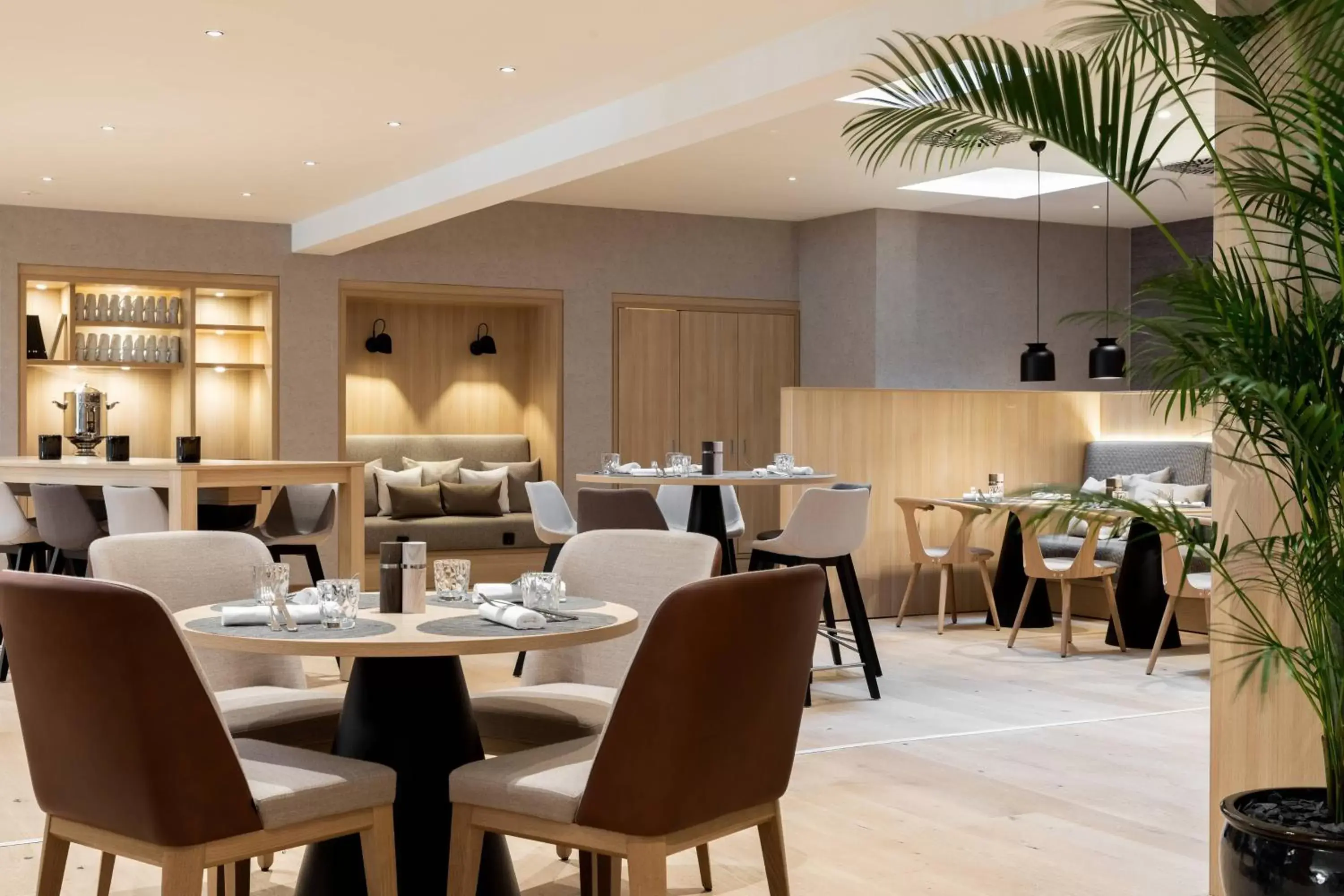 Lounge or bar, Restaurant/Places to Eat in AC Hotel by Marriott Berlin Humboldthain Park