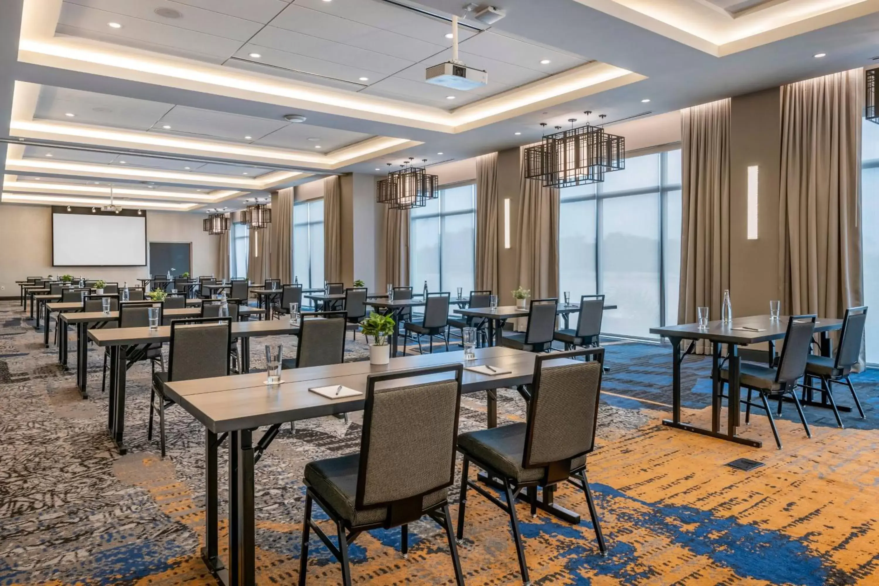 Meeting/conference room, Restaurant/Places to Eat in Courtyard by Marriott Fort Lauderdale Downtown