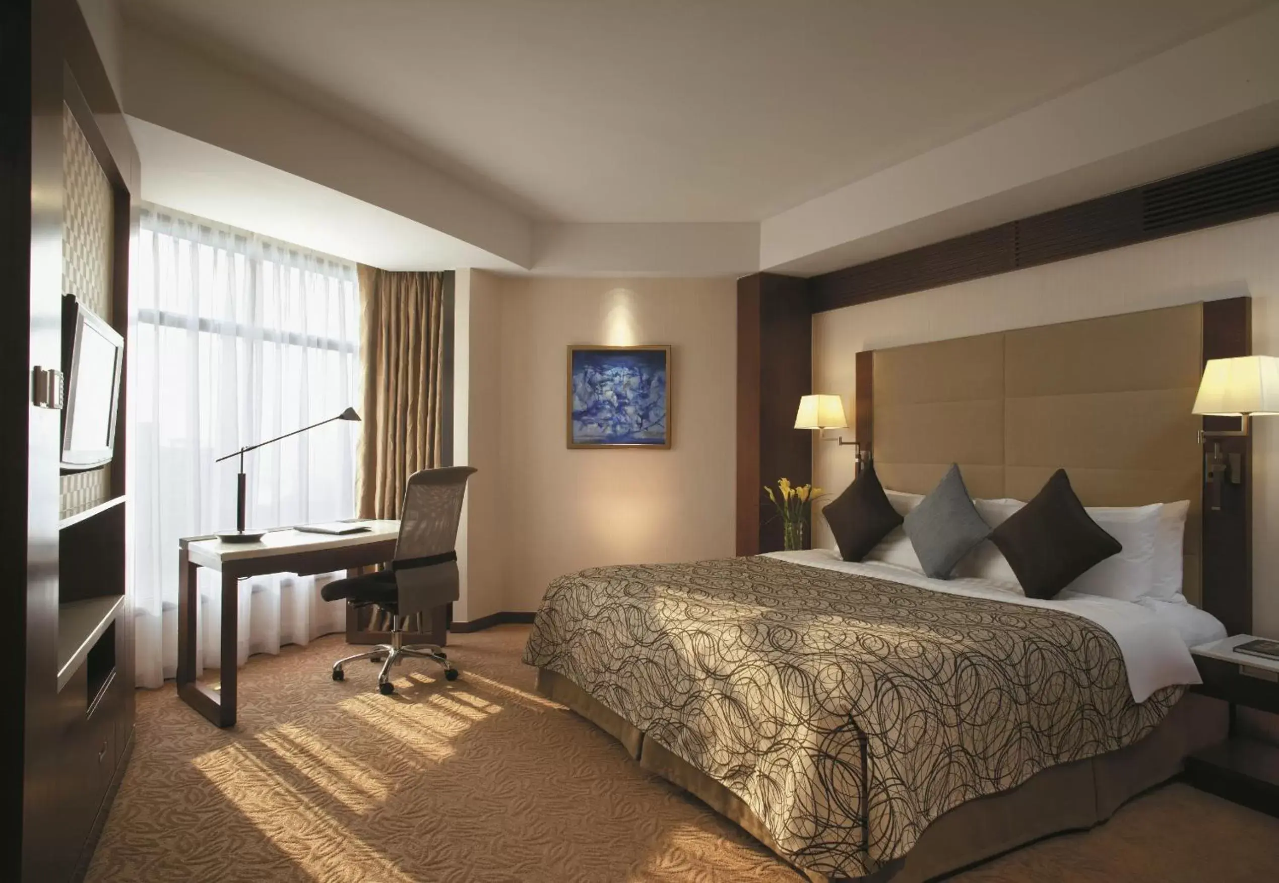 Coffee/tea facilities, Bed in Shangri-La Shenzhen Coffee/tea facilities, Bed in Shangri-La Shenzhen