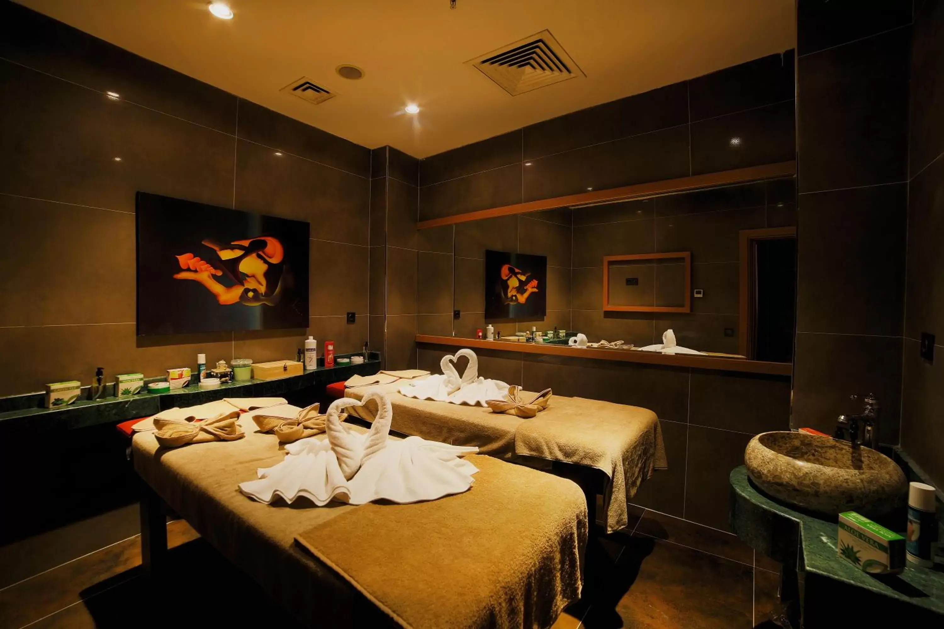 Massage, Restaurant/Places to Eat in Icon Istanbul Hotel