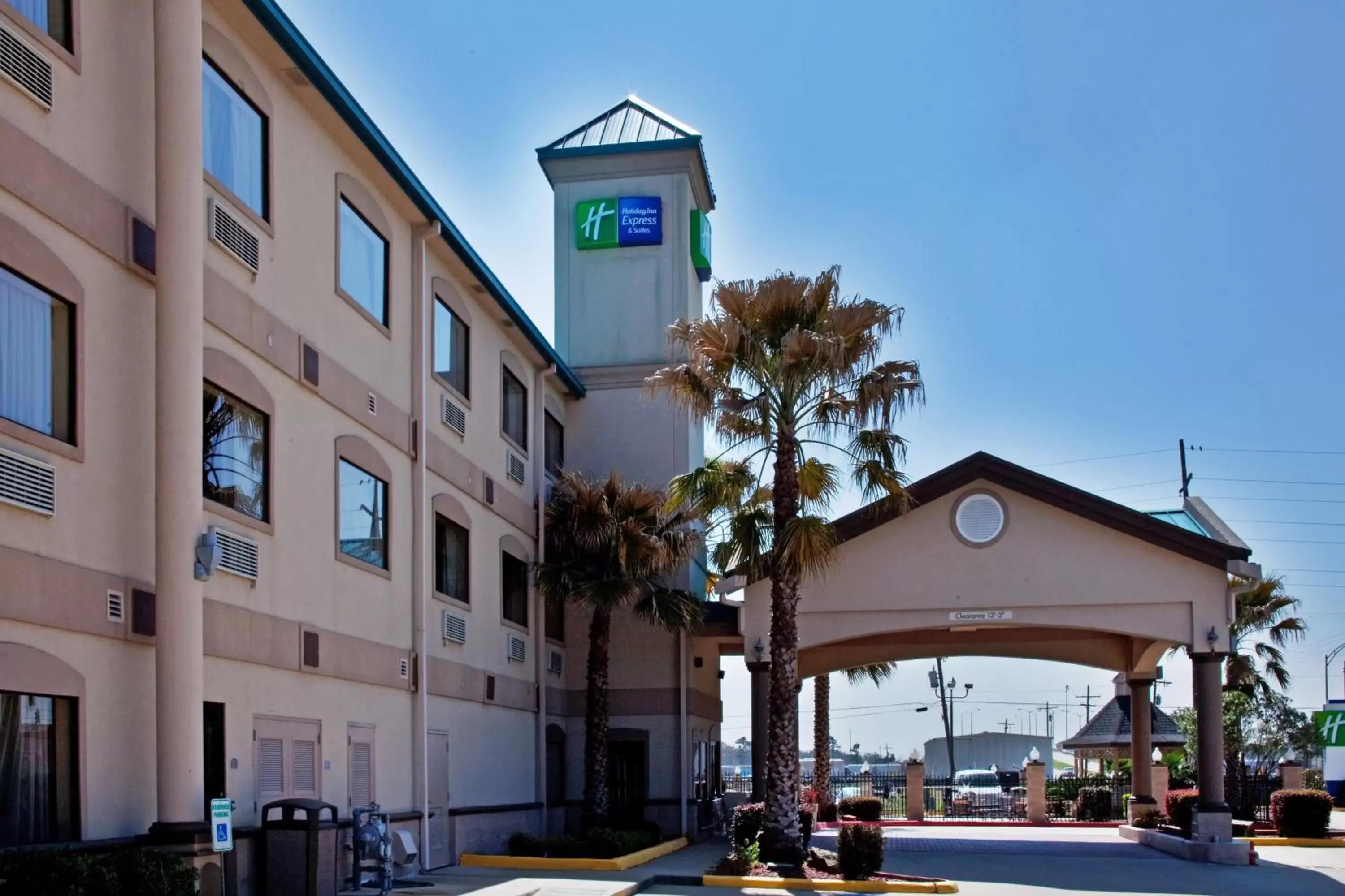 Property Building in Holiday Inn Express Hotel and Suites Lake Charles, an IHG Hotel