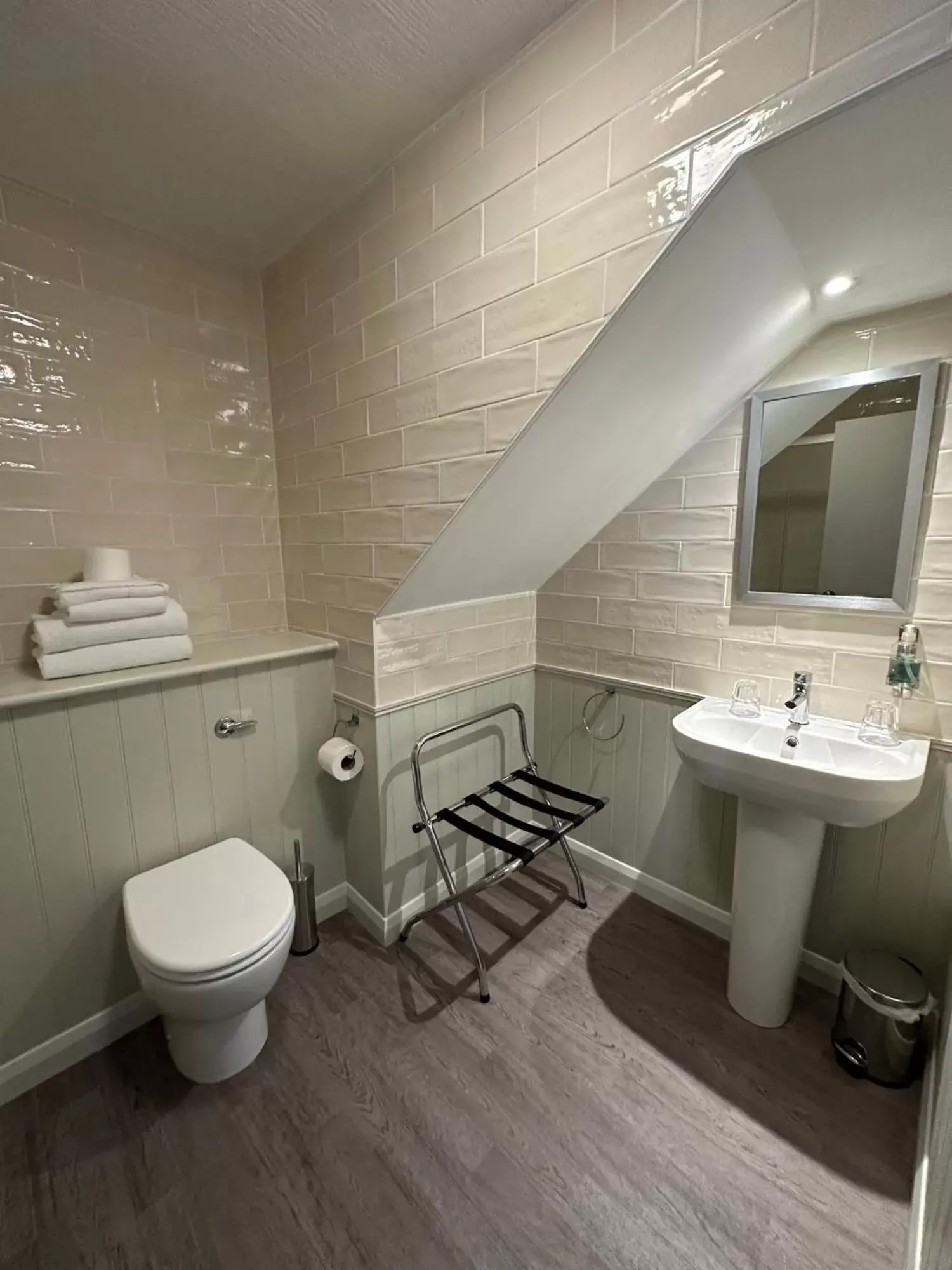 Bathroom in The Goddard Arms