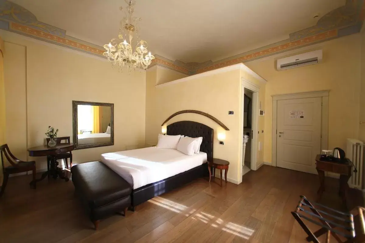 Junior Suite - single occupancy in Classique Junior Suite - single occupancy in Classique