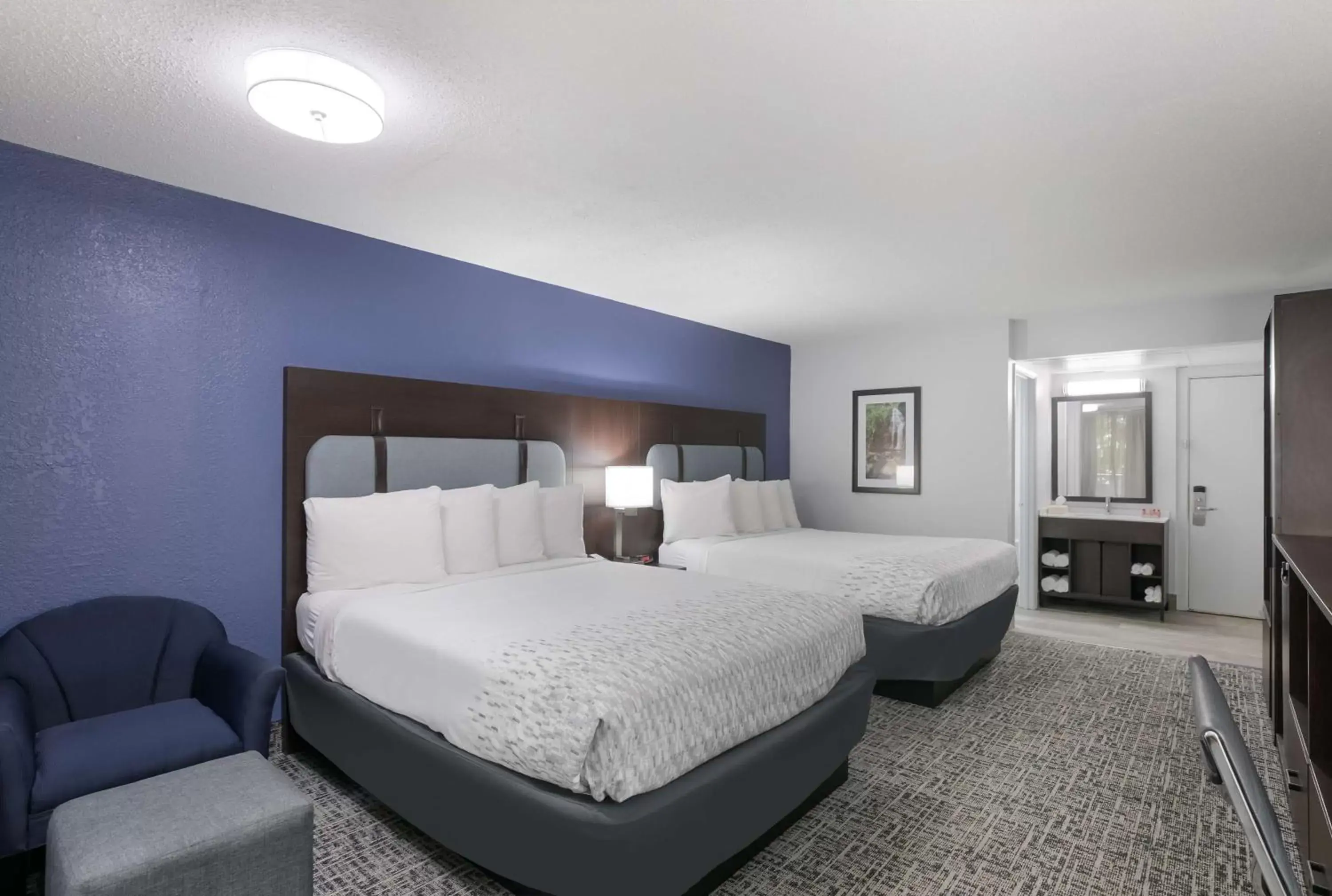 Bedroom, Bed in SureStay Plus Hotel by Best Western Gatlinburg