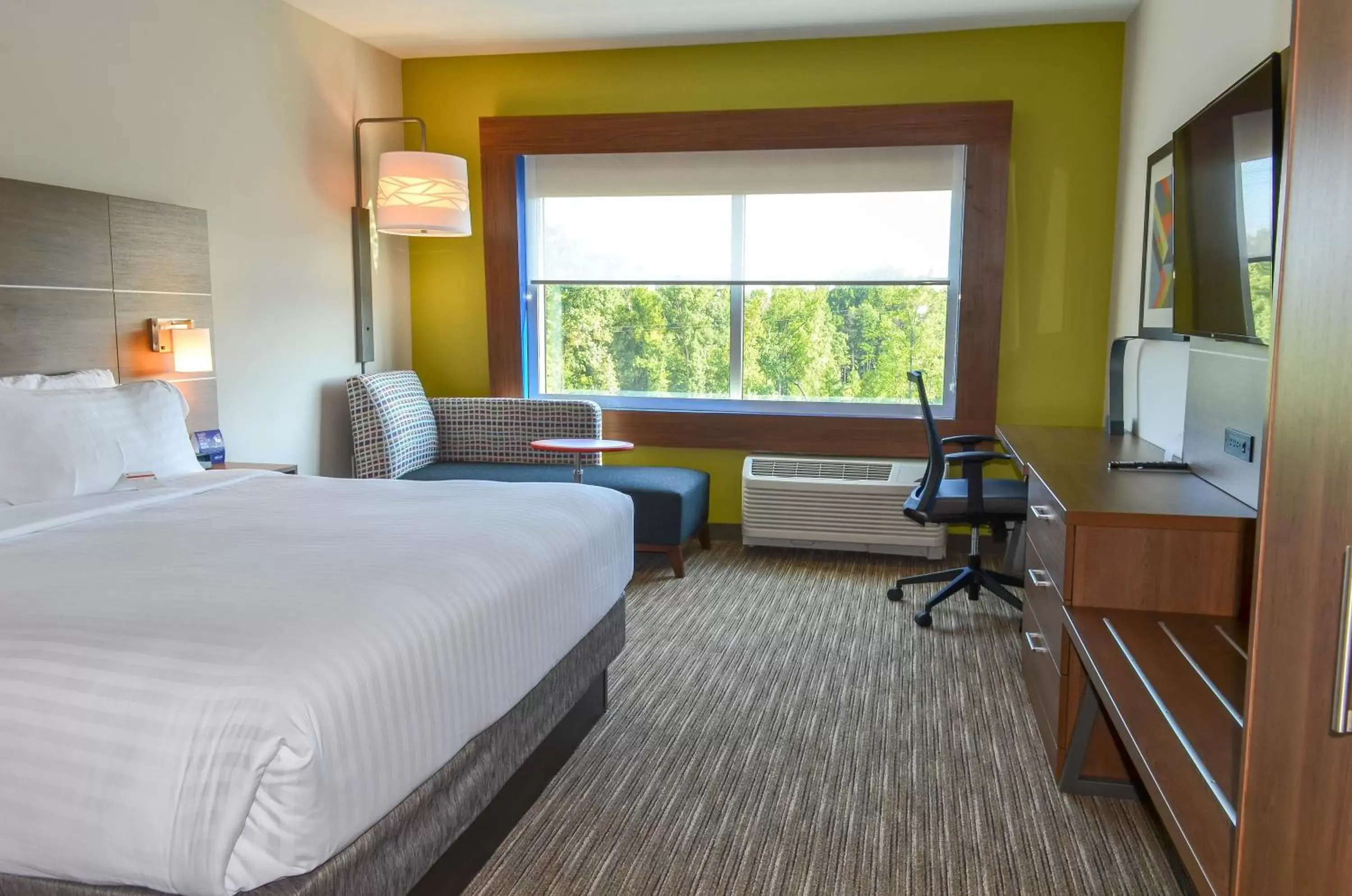 Standard King Room with Roll-In Shower - Communications Access in Holiday Inn Express & Suites Raleigh Airport - Brier Creek by IHG Standard King Room with Roll-In Shower - Communications Access in Holiday Inn Express & Suites Raleigh Airport - Brier Creek by IHG