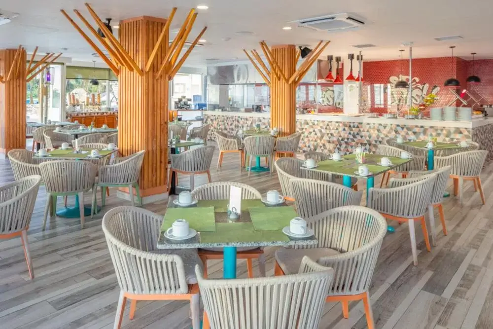 Restaurant/Places to Eat in Hotel Decameron Maryland All Inclusive