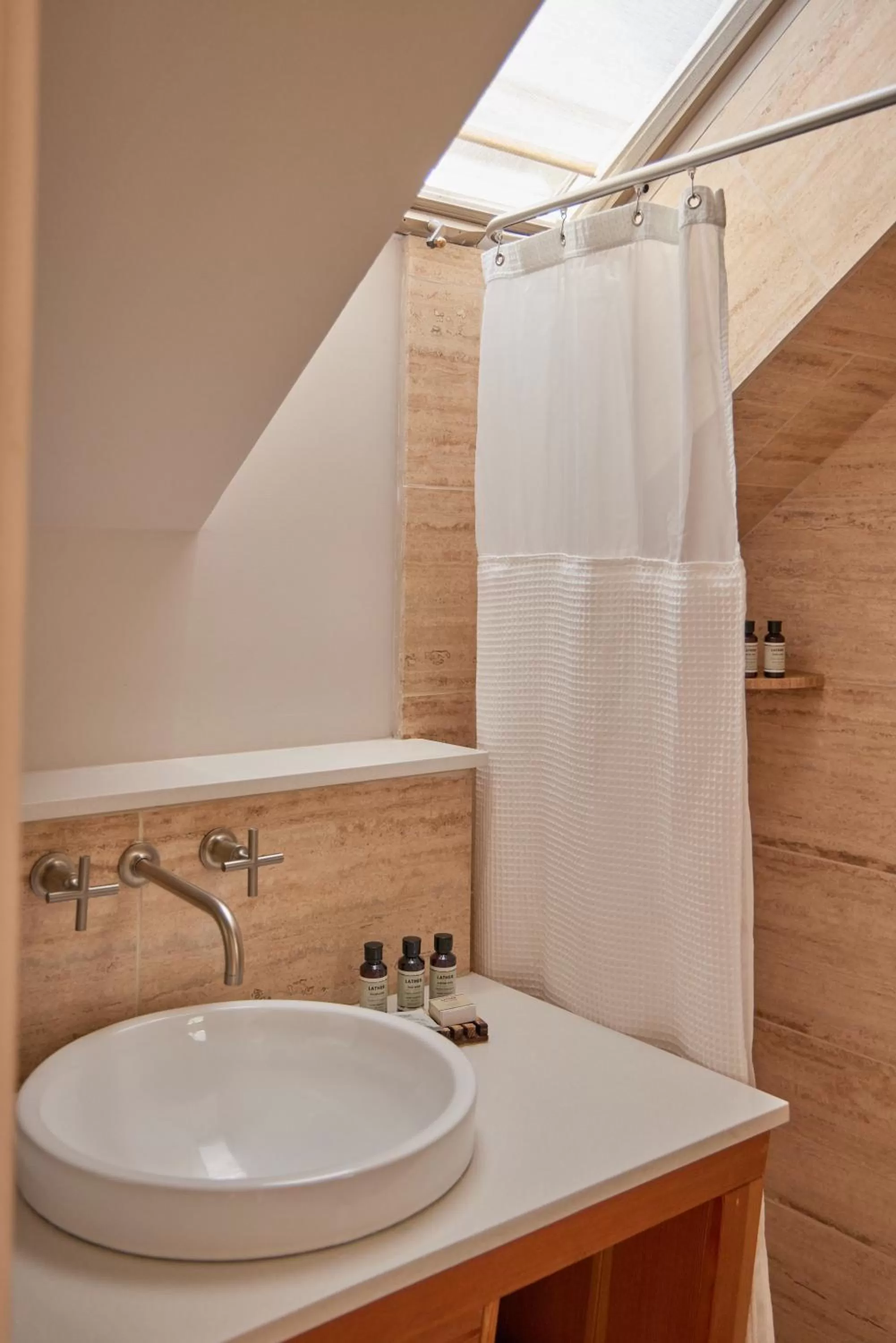 Shower in Olema House at Point Reyes