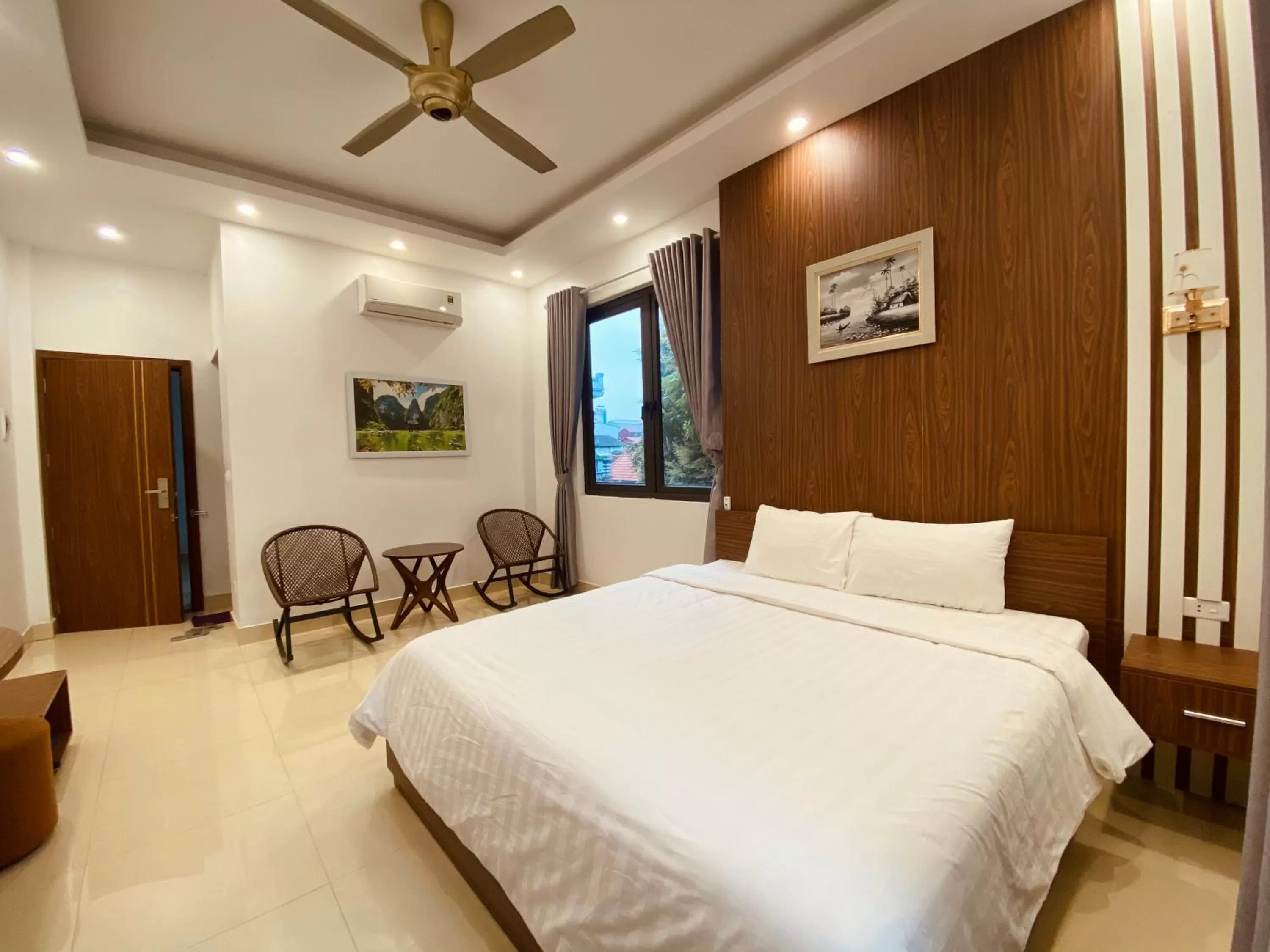 Photo of the whole room, Bed in O Zoli Home